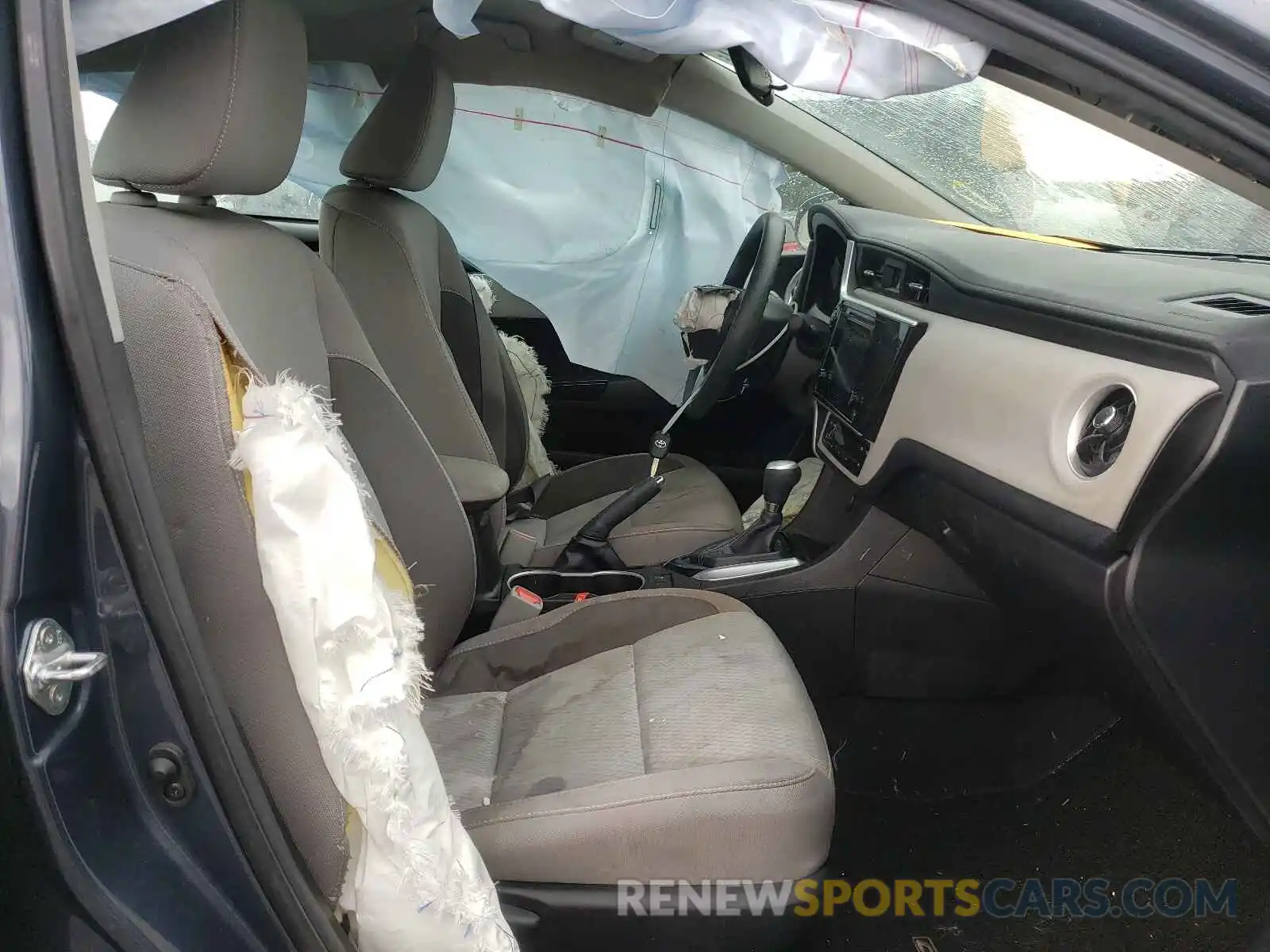 5 Photograph of a damaged car 5YFBURHE2KP865207 TOYOTA COROLLA 2019