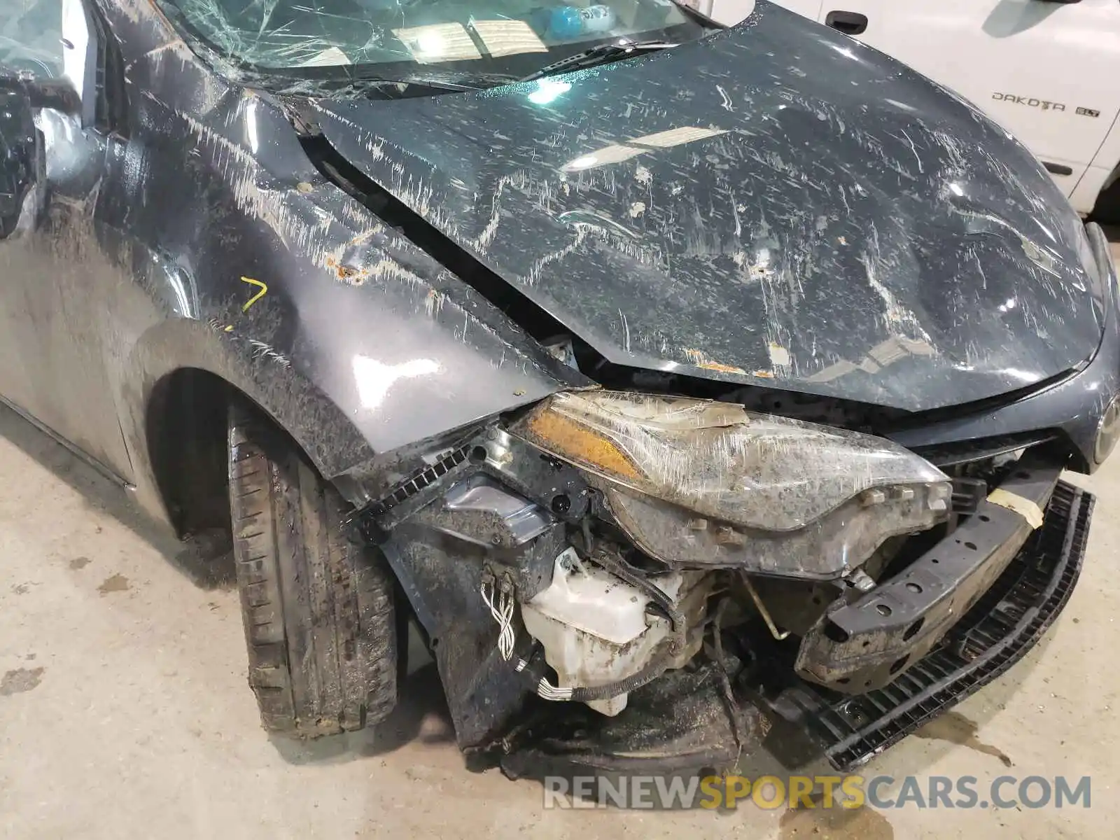 9 Photograph of a damaged car 5YFBURHE2KP865594 TOYOTA COROLLA 2019