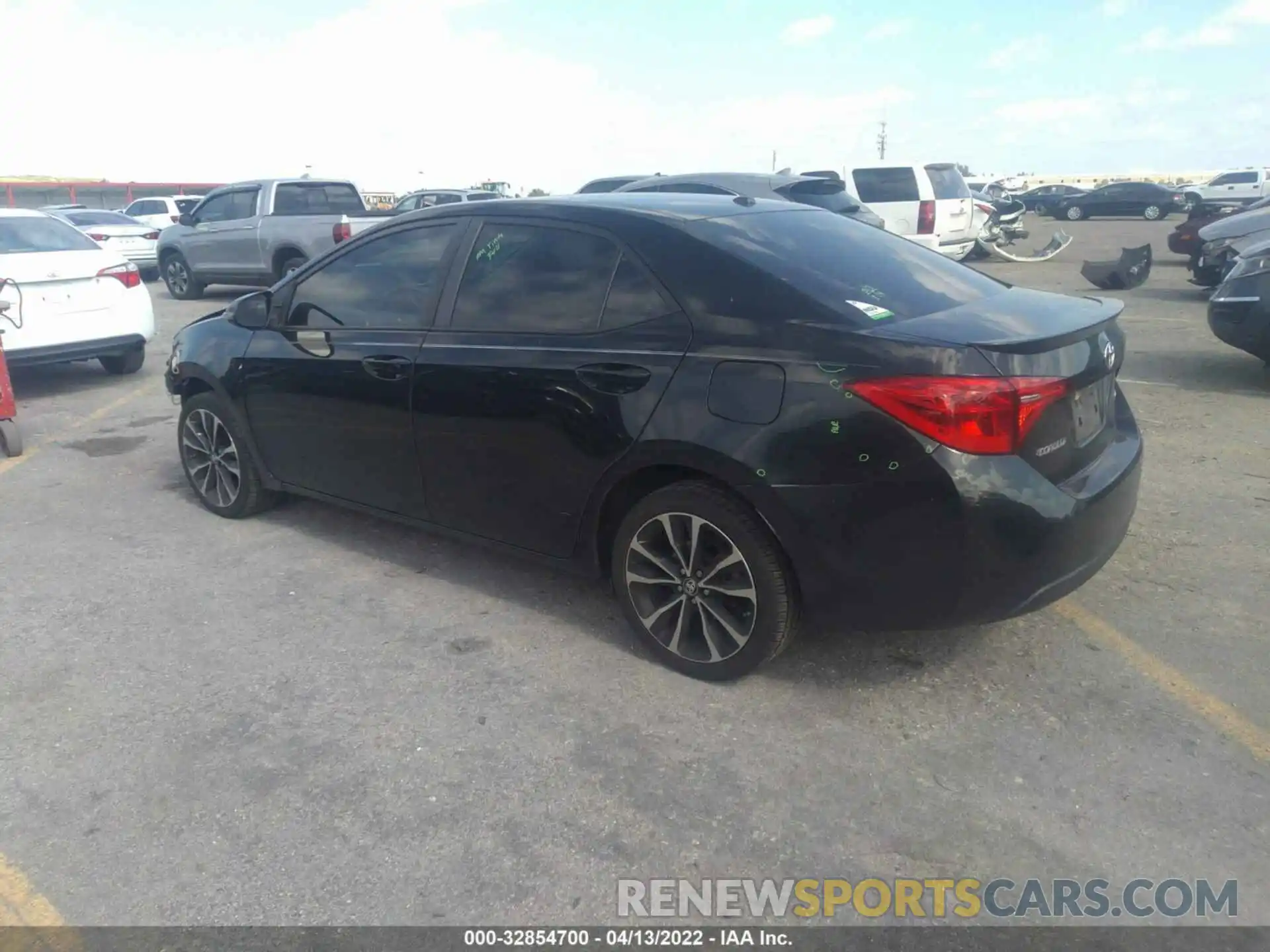 3 Photograph of a damaged car 5YFBURHE2KP865885 TOYOTA COROLLA 2019