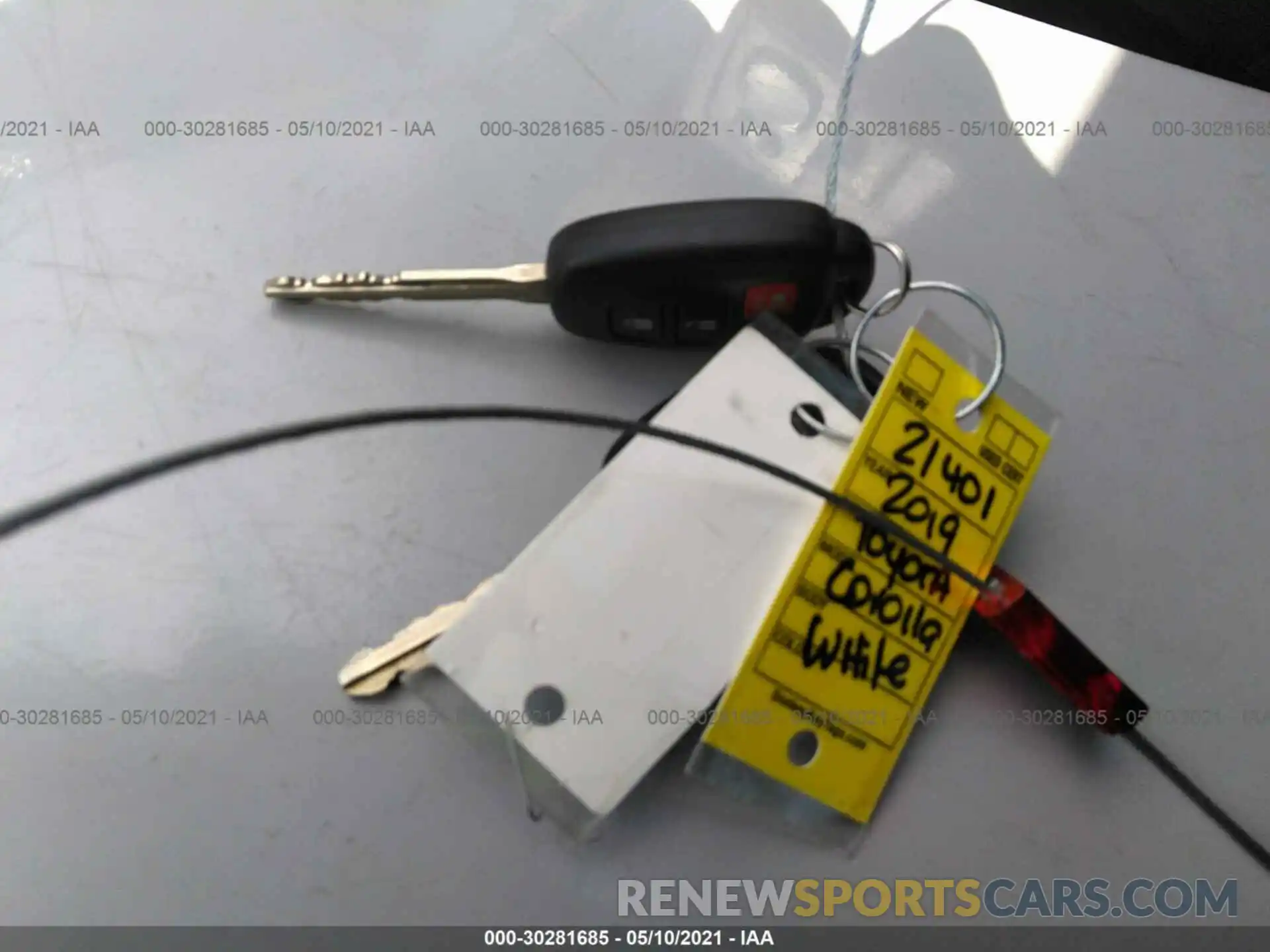 11 Photograph of a damaged car 5YFBURHE2KP869676 TOYOTA COROLLA 2019