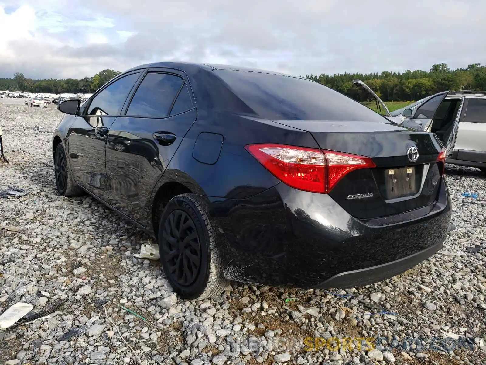 3 Photograph of a damaged car 5YFBURHE2KP870293 TOYOTA COROLLA 2019