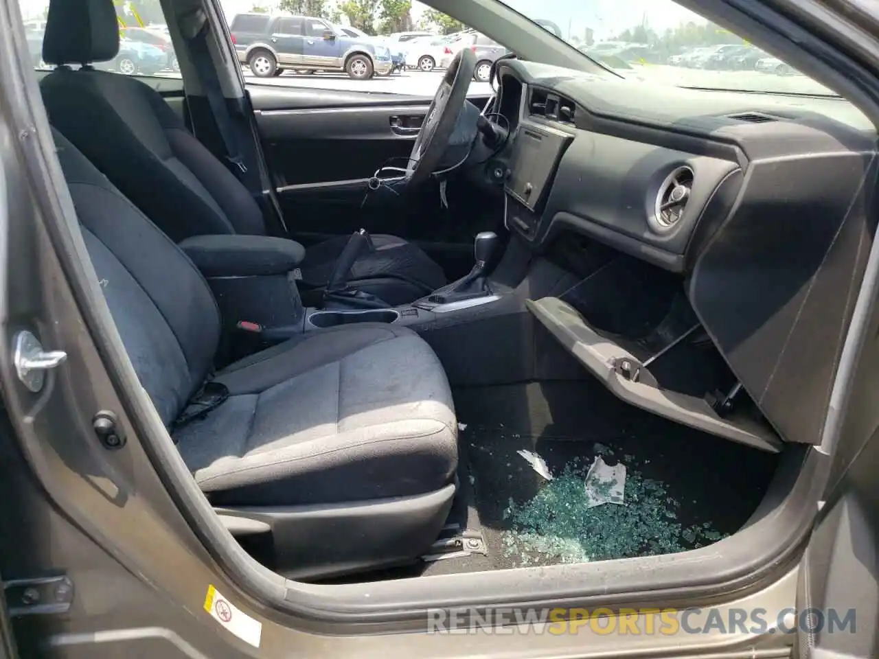 5 Photograph of a damaged car 5YFBURHE2KP876949 TOYOTA COROLLA 2019