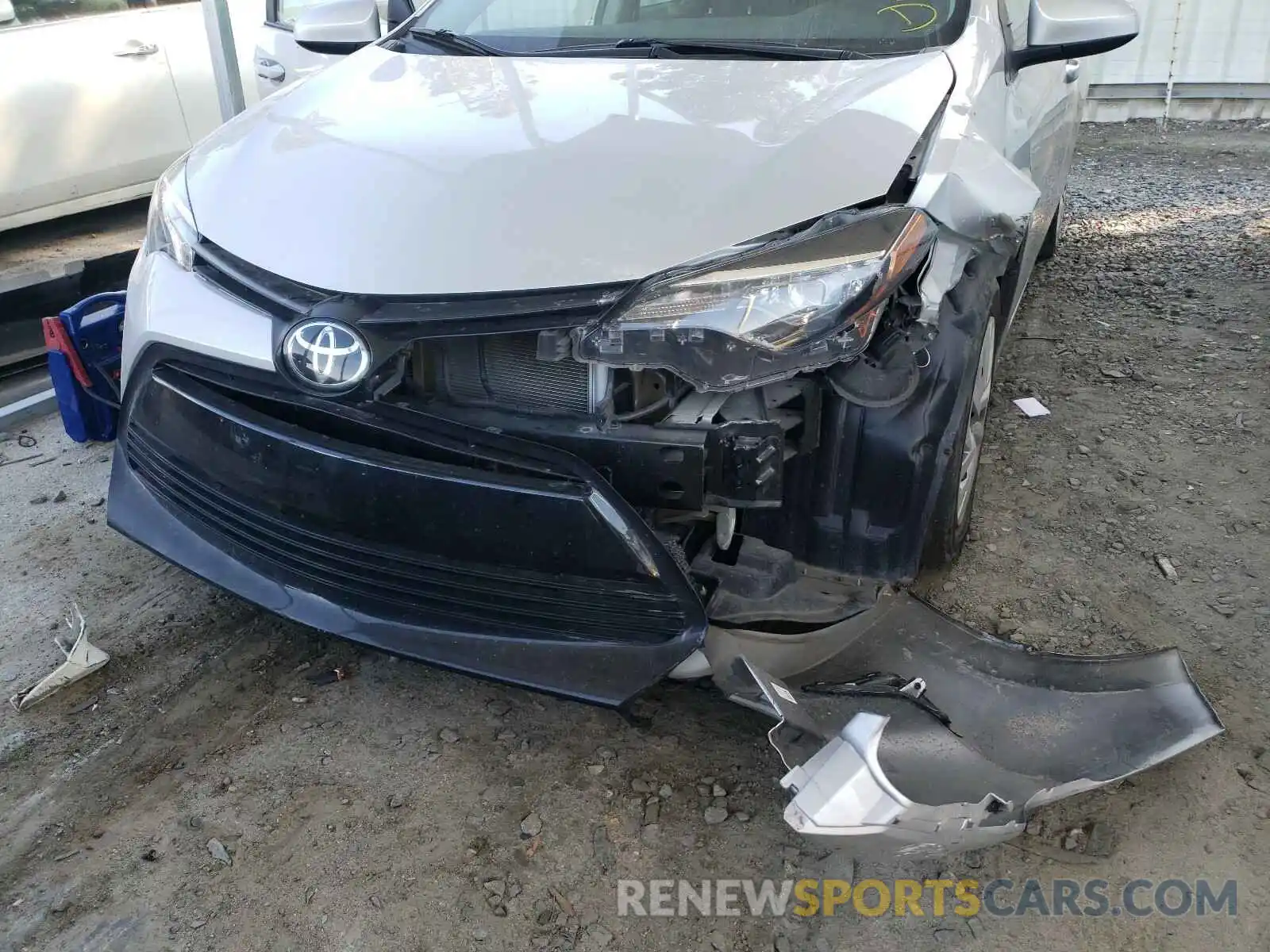 9 Photograph of a damaged car 5YFBURHE2KP877535 TOYOTA COROLLA 2019