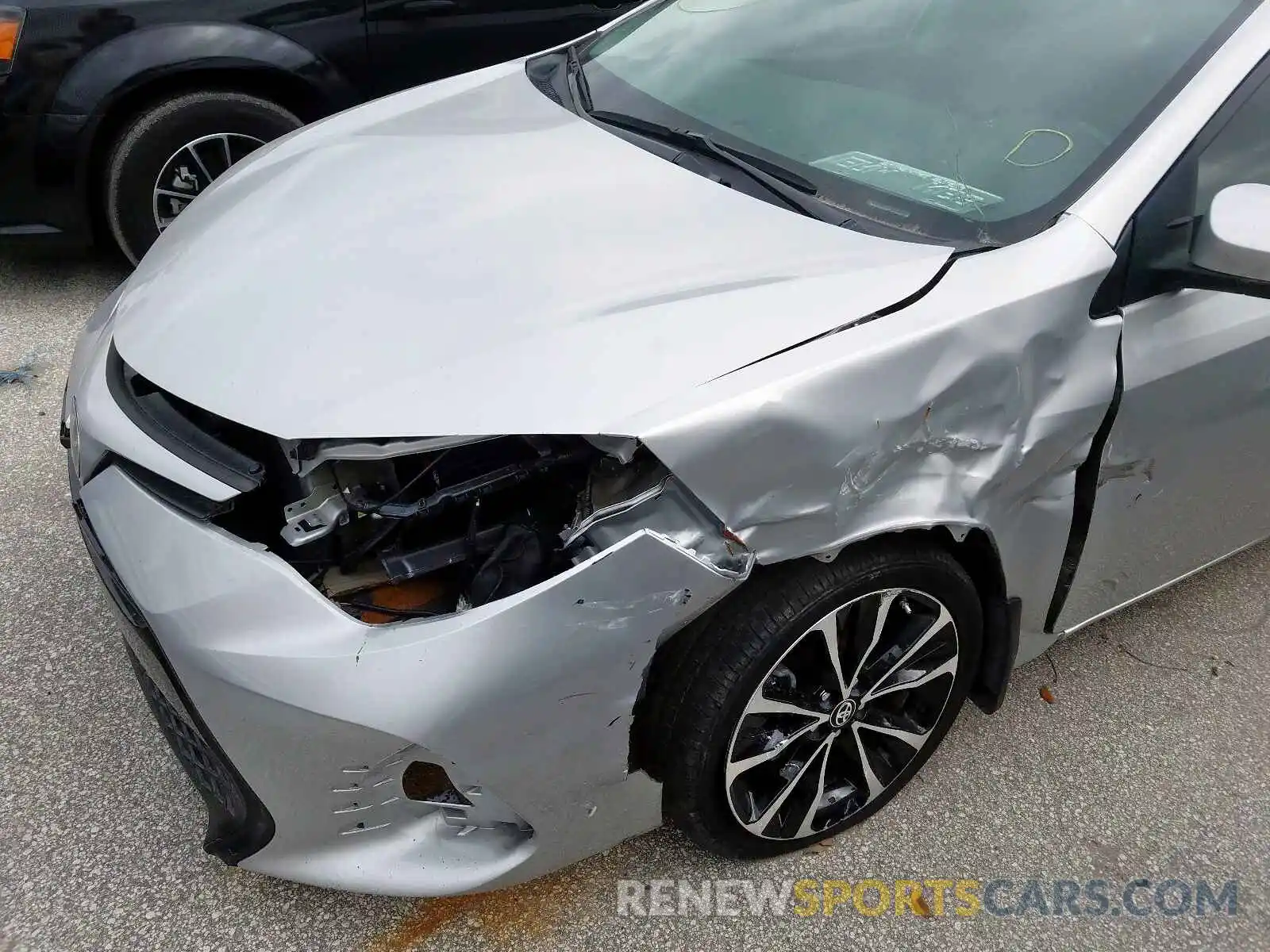 9 Photograph of a damaged car 5YFBURHE2KP883822 TOYOTA COROLLA 2019