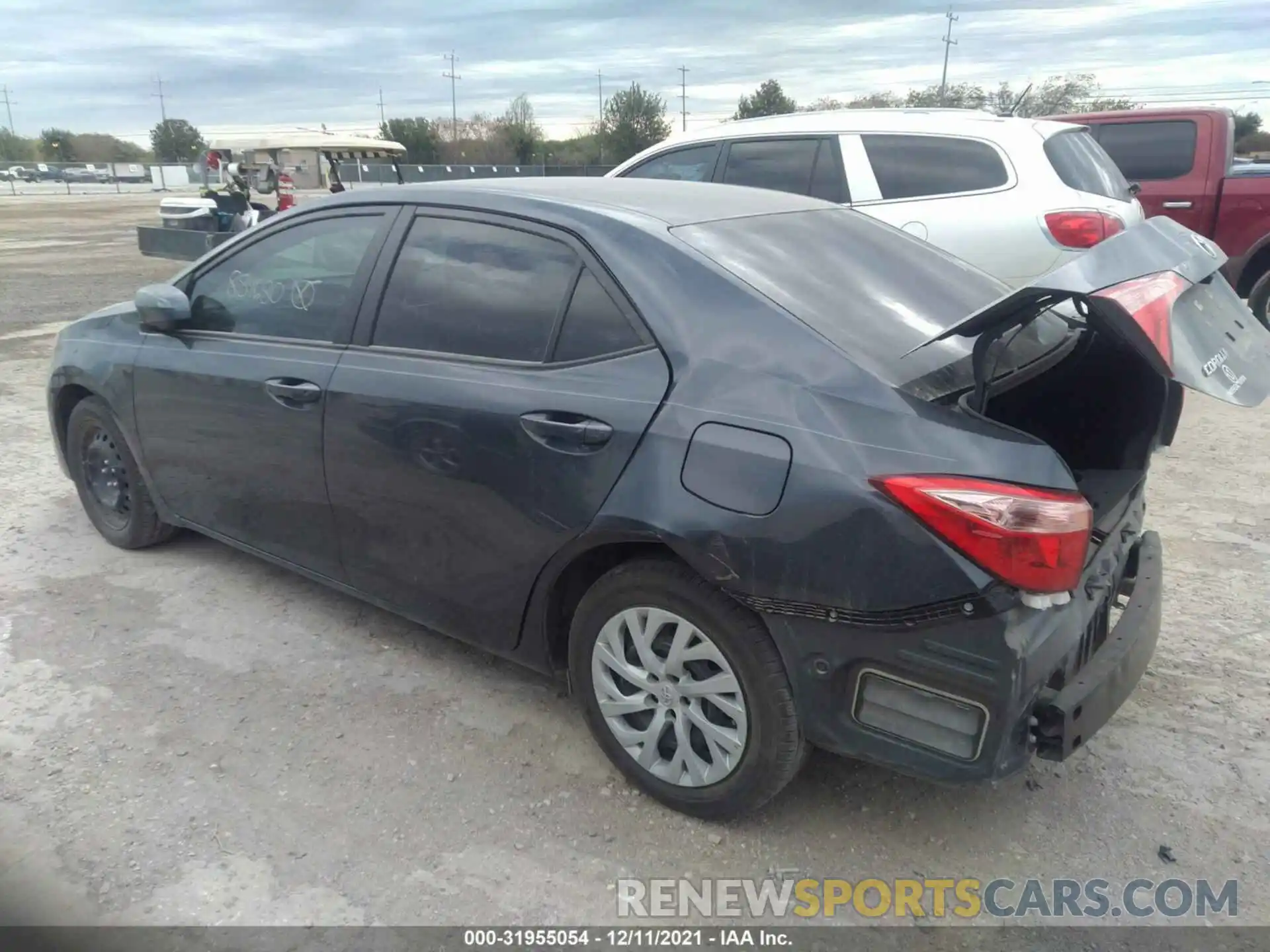 3 Photograph of a damaged car 5YFBURHE2KP884680 TOYOTA COROLLA 2019