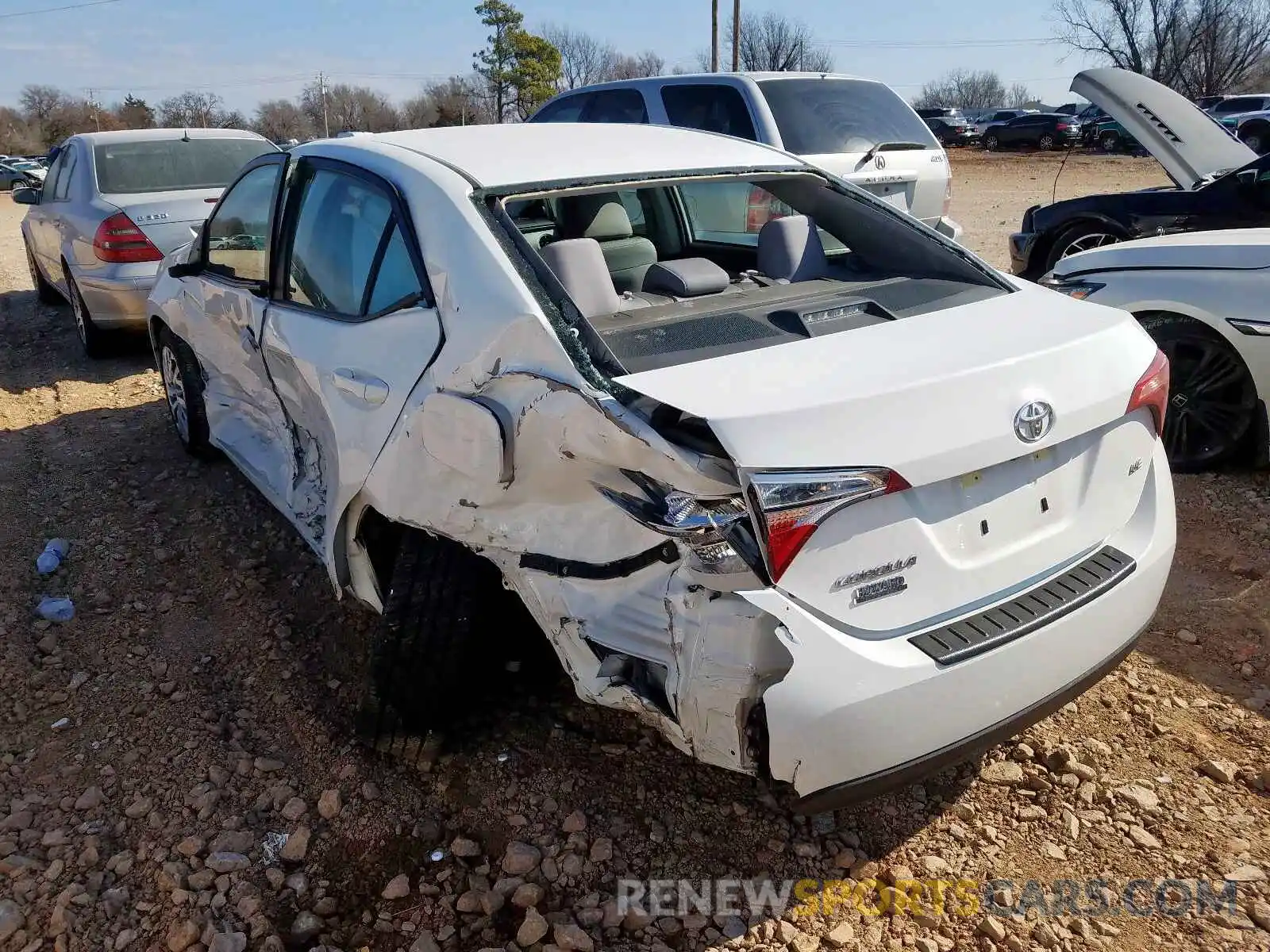 3 Photograph of a damaged car 5YFBURHE2KP884890 TOYOTA COROLLA 2019