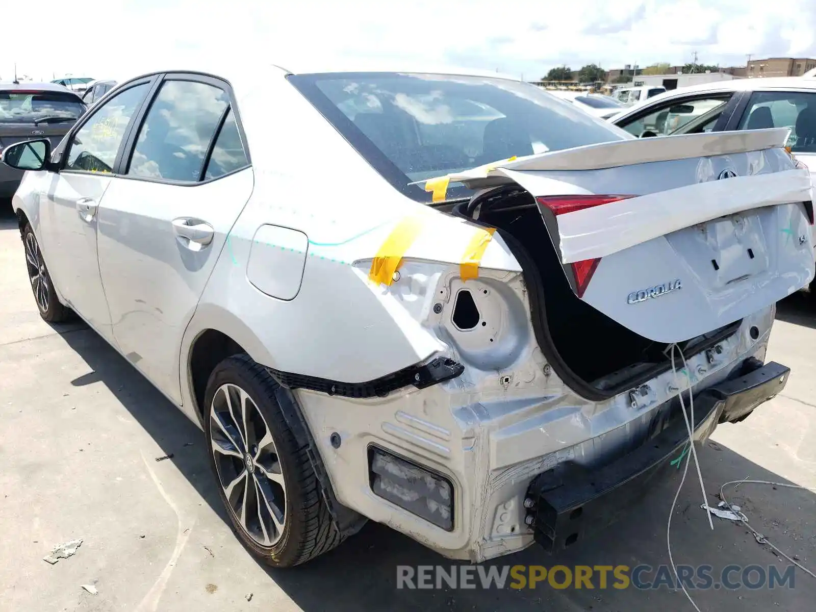 3 Photograph of a damaged car 5YFBURHE2KP885702 TOYOTA COROLLA 2019