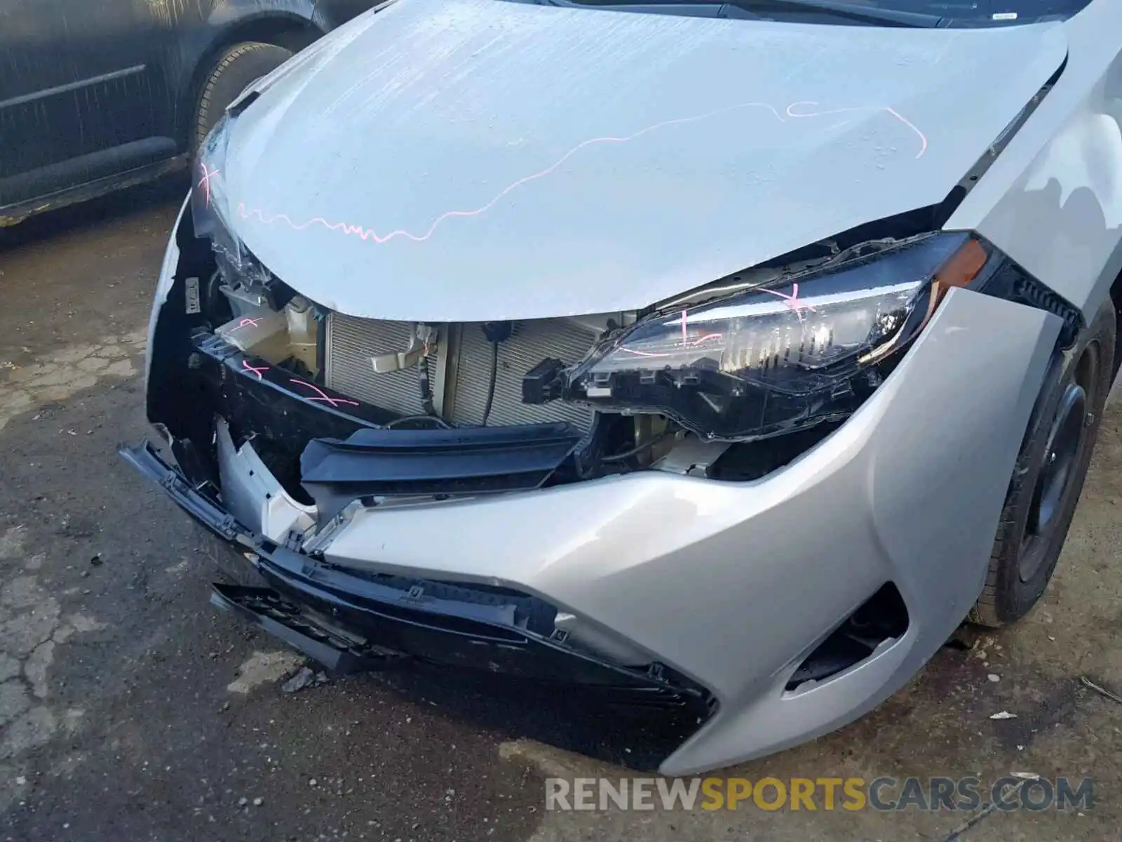 9 Photograph of a damaged car 5YFBURHE2KP886753 TOYOTA COROLLA 2019
