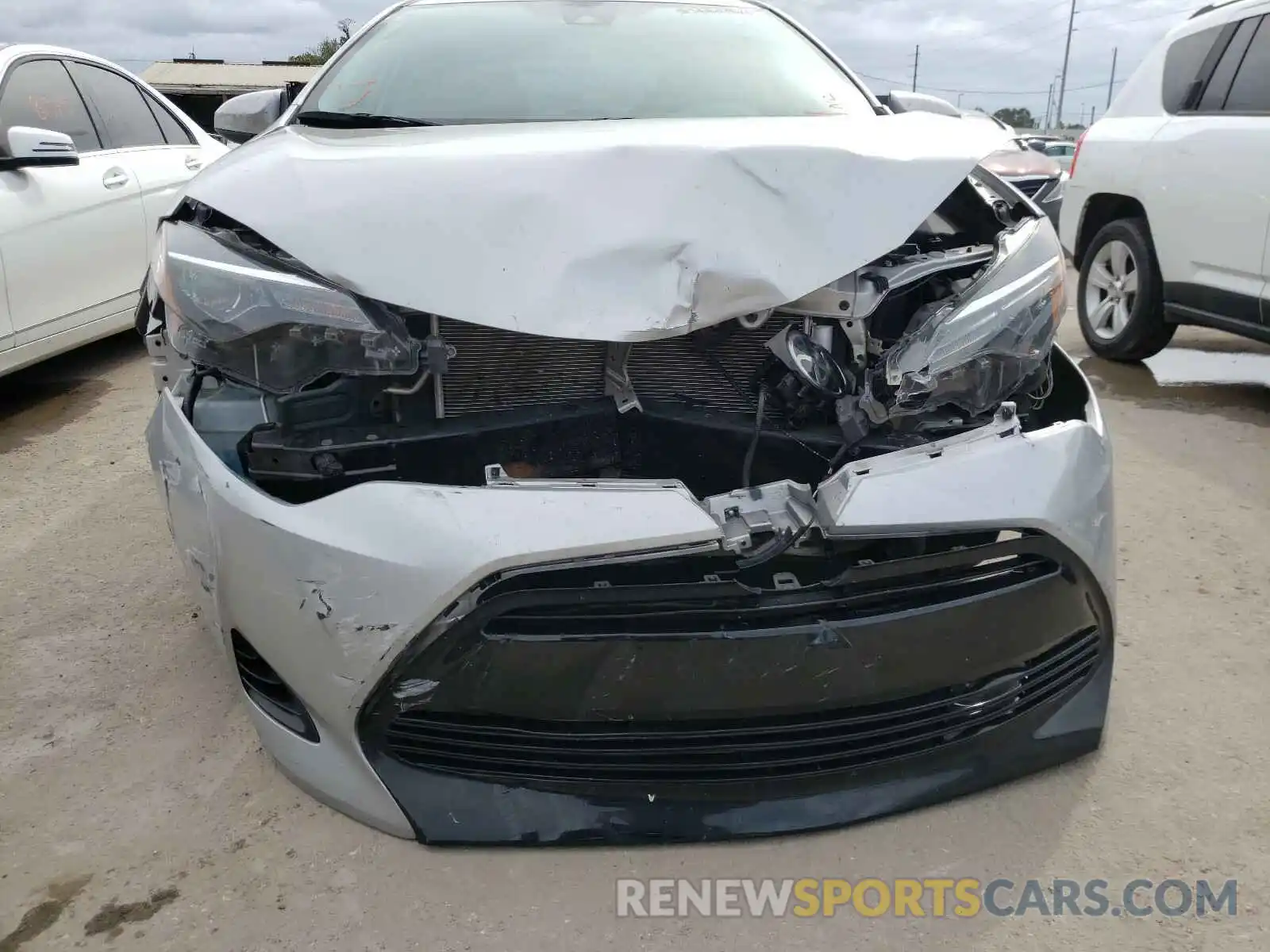 9 Photograph of a damaged car 5YFBURHE2KP886901 TOYOTA COROLLA 2019