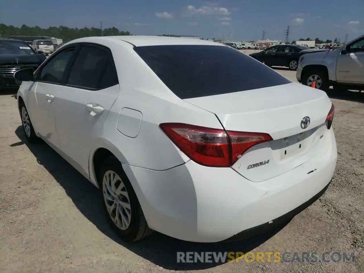 3 Photograph of a damaged car 5YFBURHE2KP889359 TOYOTA COROLLA 2019