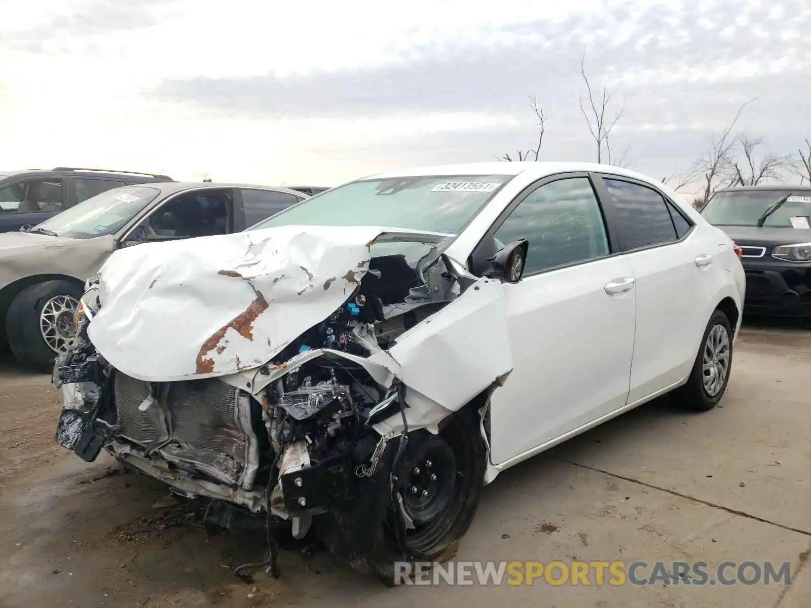 2 Photograph of a damaged car 5YFBURHE2KP891399 TOYOTA COROLLA 2019