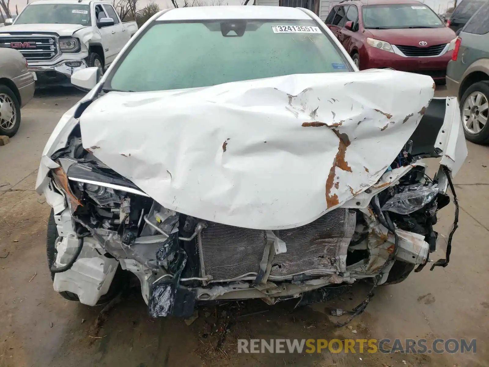 9 Photograph of a damaged car 5YFBURHE2KP891399 TOYOTA COROLLA 2019