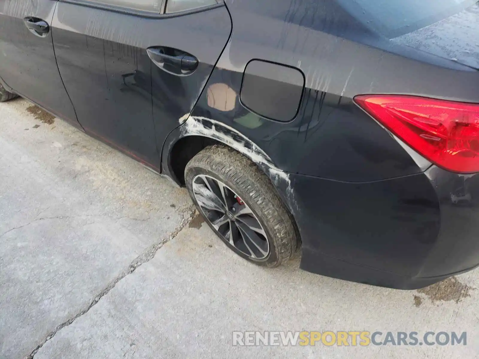 9 Photograph of a damaged car 5YFBURHE2KP895050 TOYOTA COROLLA 2019