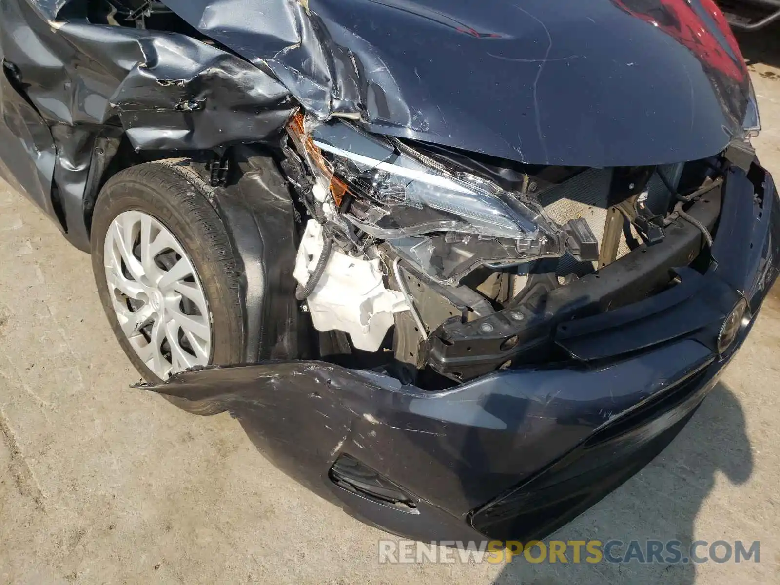 9 Photograph of a damaged car 5YFBURHE2KP896070 TOYOTA COROLLA 2019