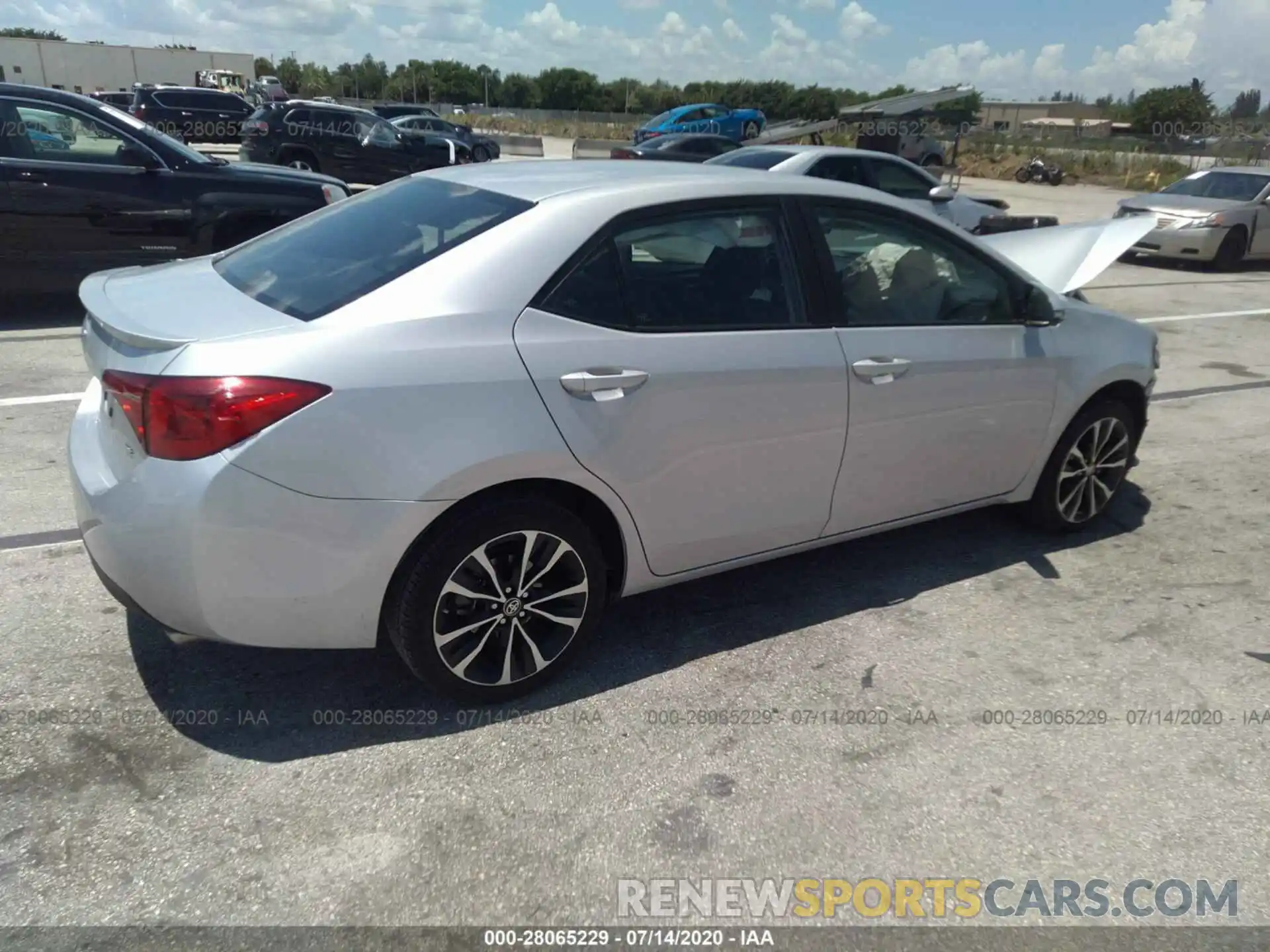 4 Photograph of a damaged car 5YFBURHE2KP898272 TOYOTA COROLLA 2019