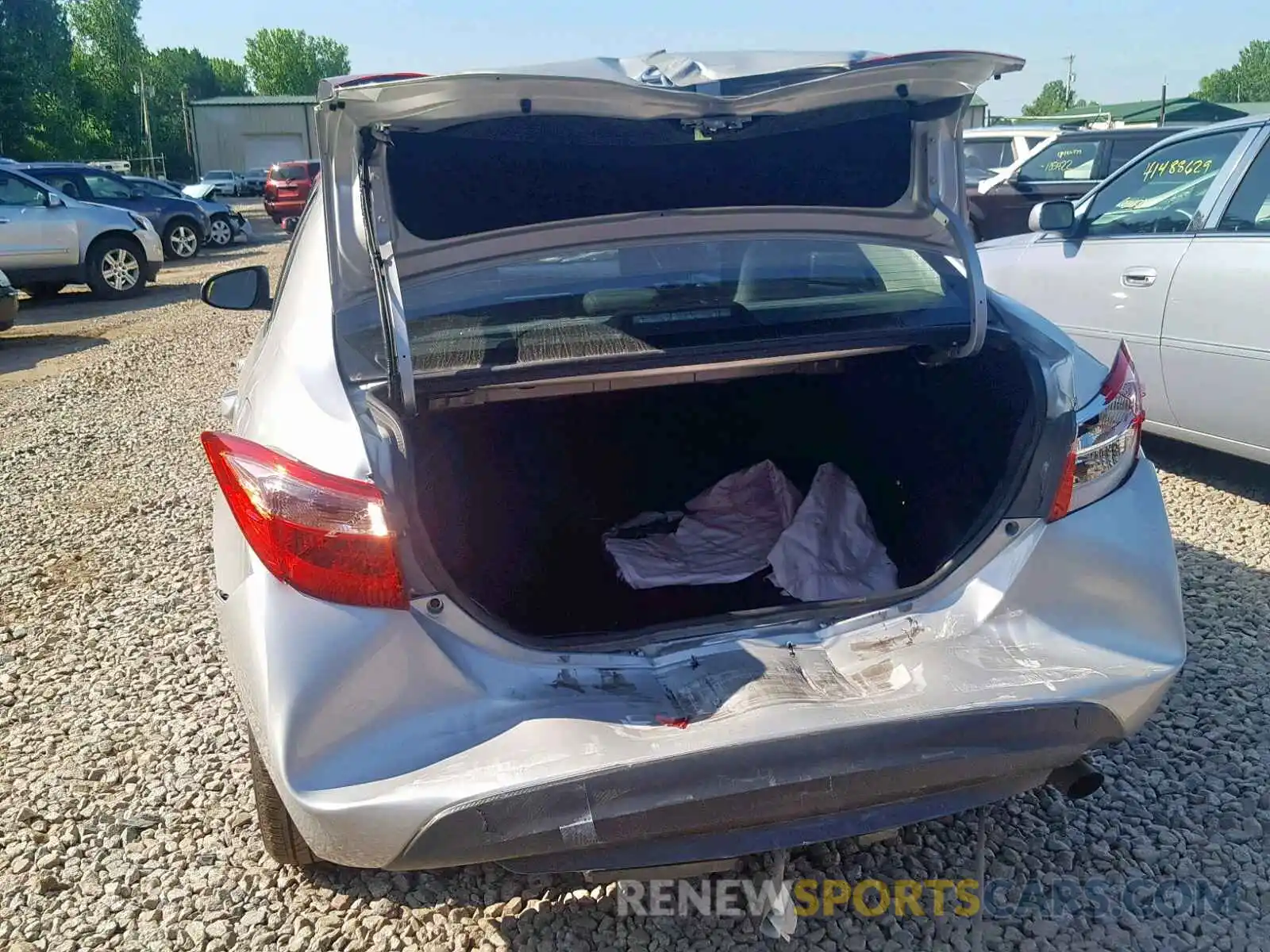 9 Photograph of a damaged car 5YFBURHE2KP899356 TOYOTA COROLLA 2019