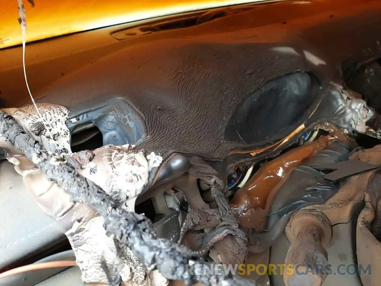 8 Photograph of a damaged car 5YFBURHE2KP902059 TOYOTA COROLLA 2019