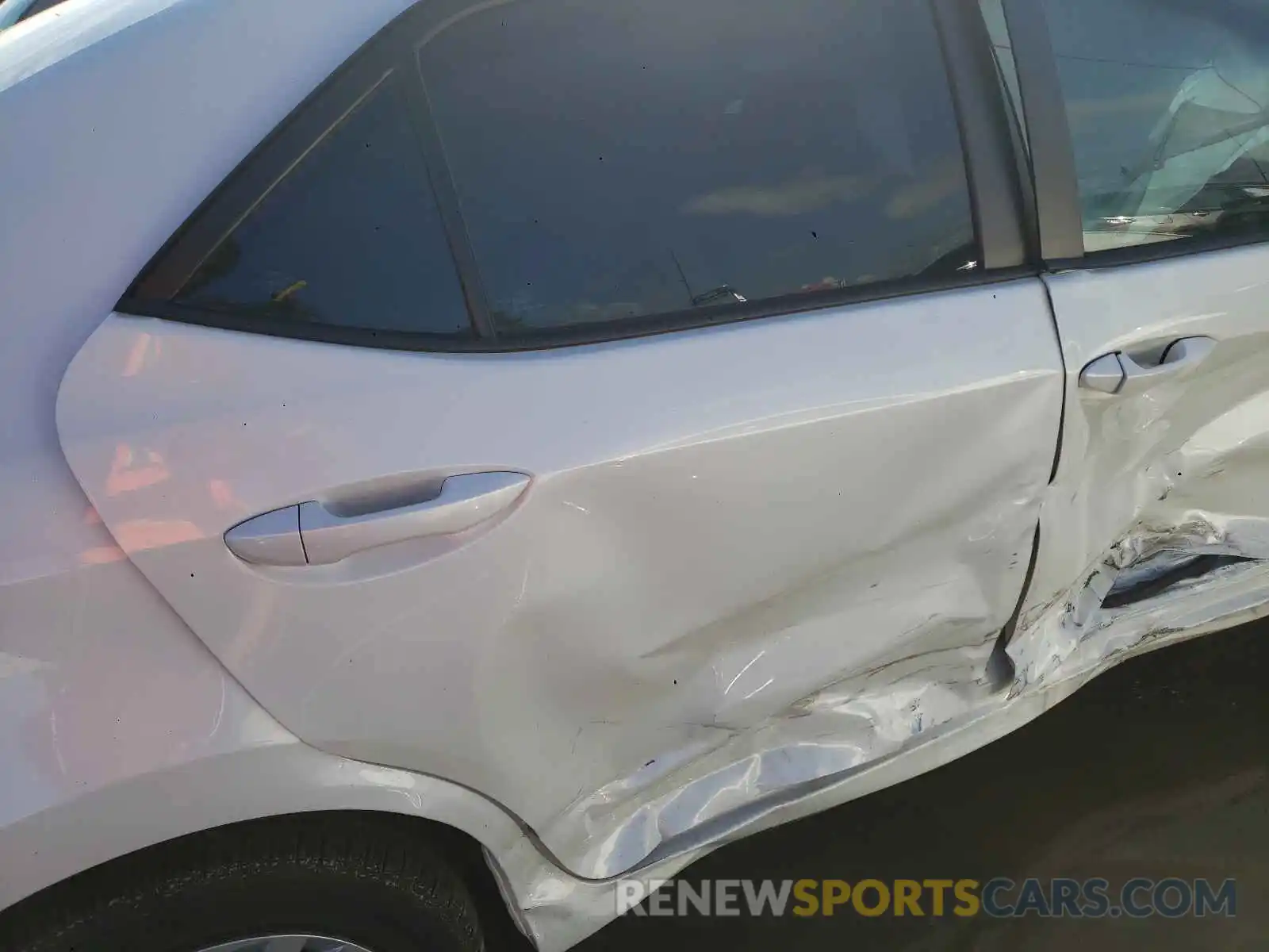 6 Photograph of a damaged car 5YFBURHE2KP908699 TOYOTA COROLLA 2019