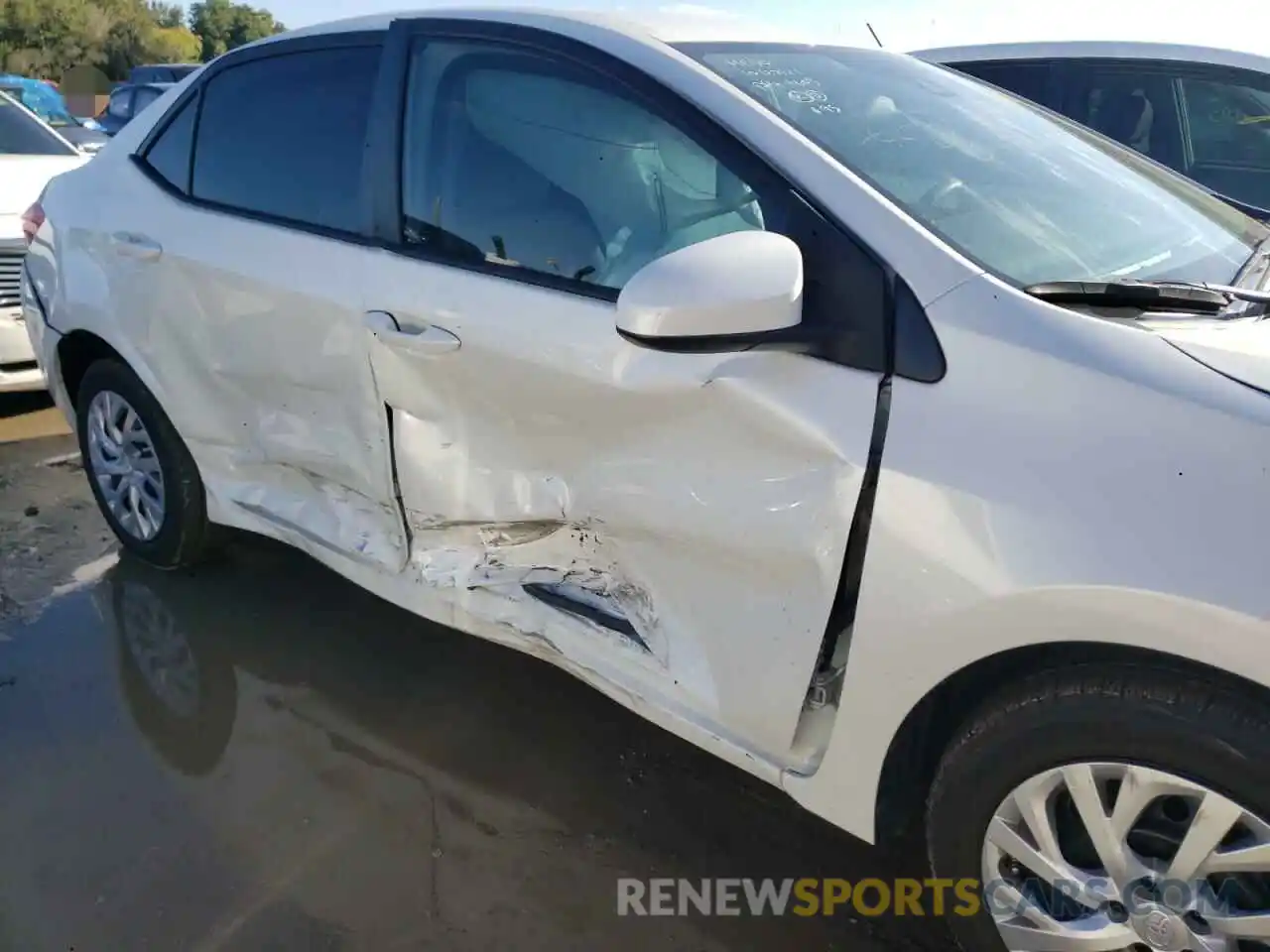 9 Photograph of a damaged car 5YFBURHE2KP908699 TOYOTA COROLLA 2019