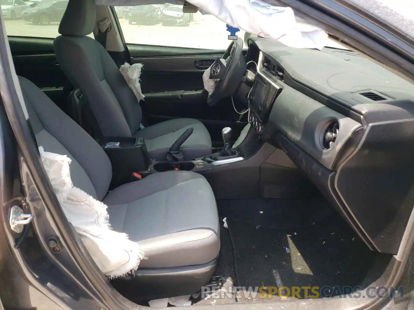 5 Photograph of a damaged car 5YFBURHE2KP909335 TOYOTA COROLLA 2019