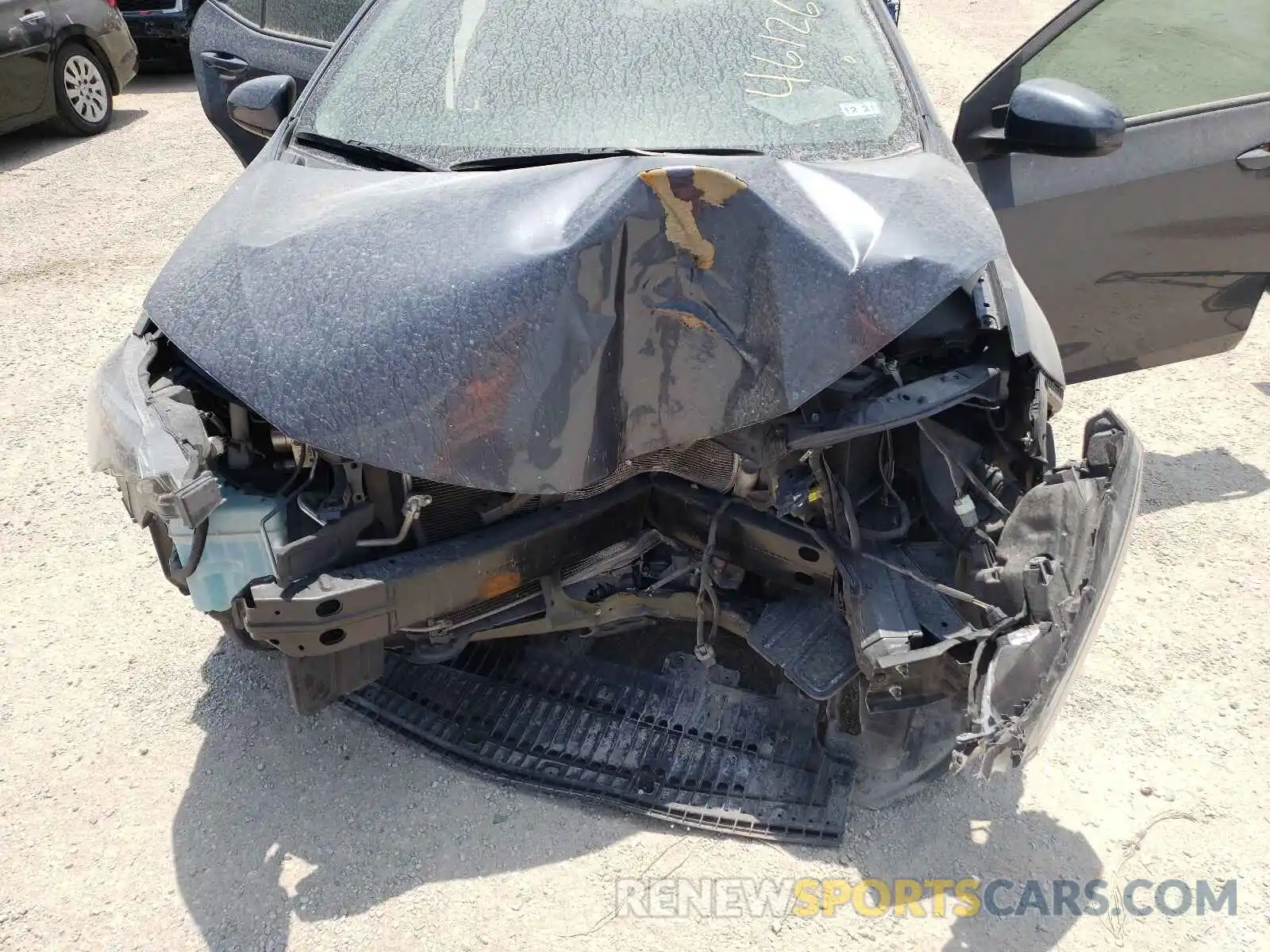 9 Photograph of a damaged car 5YFBURHE2KP909335 TOYOTA COROLLA 2019