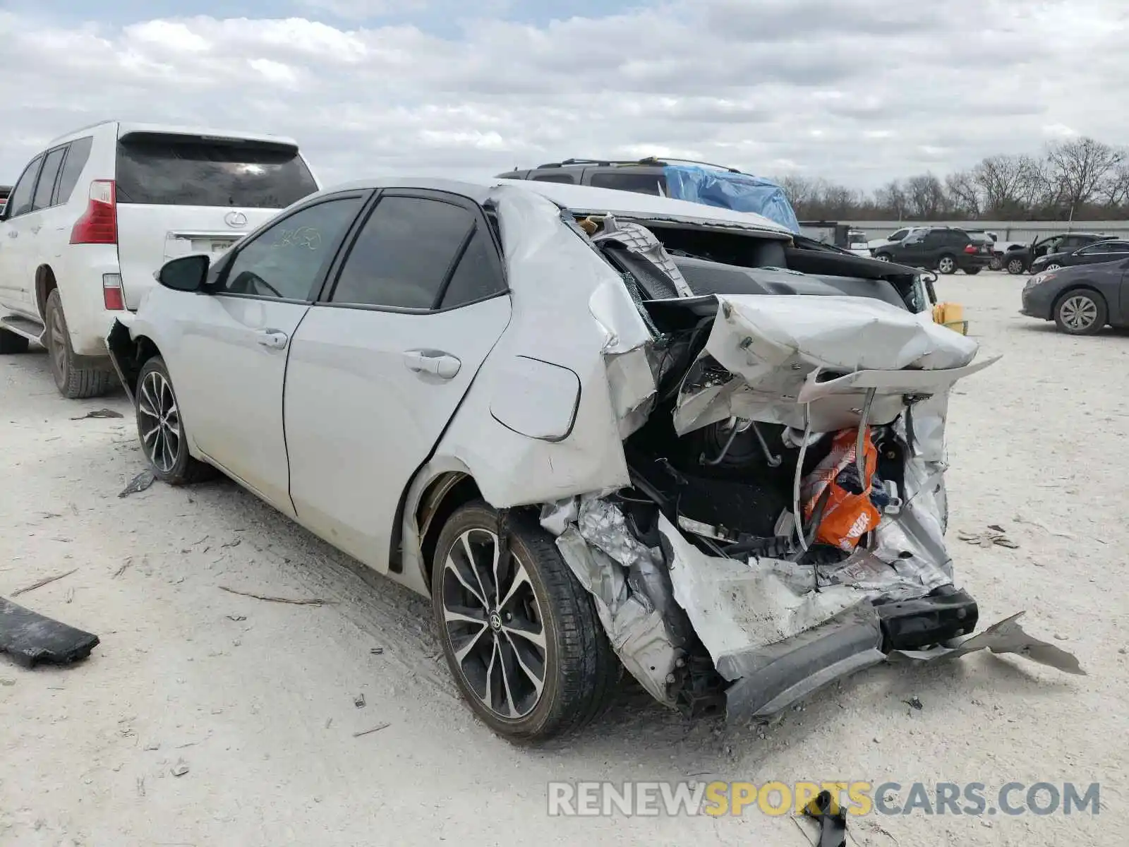 3 Фотография поврежденного автомобиля 5YFBURHE2KP909514 TOYOTA COROLLA 2019