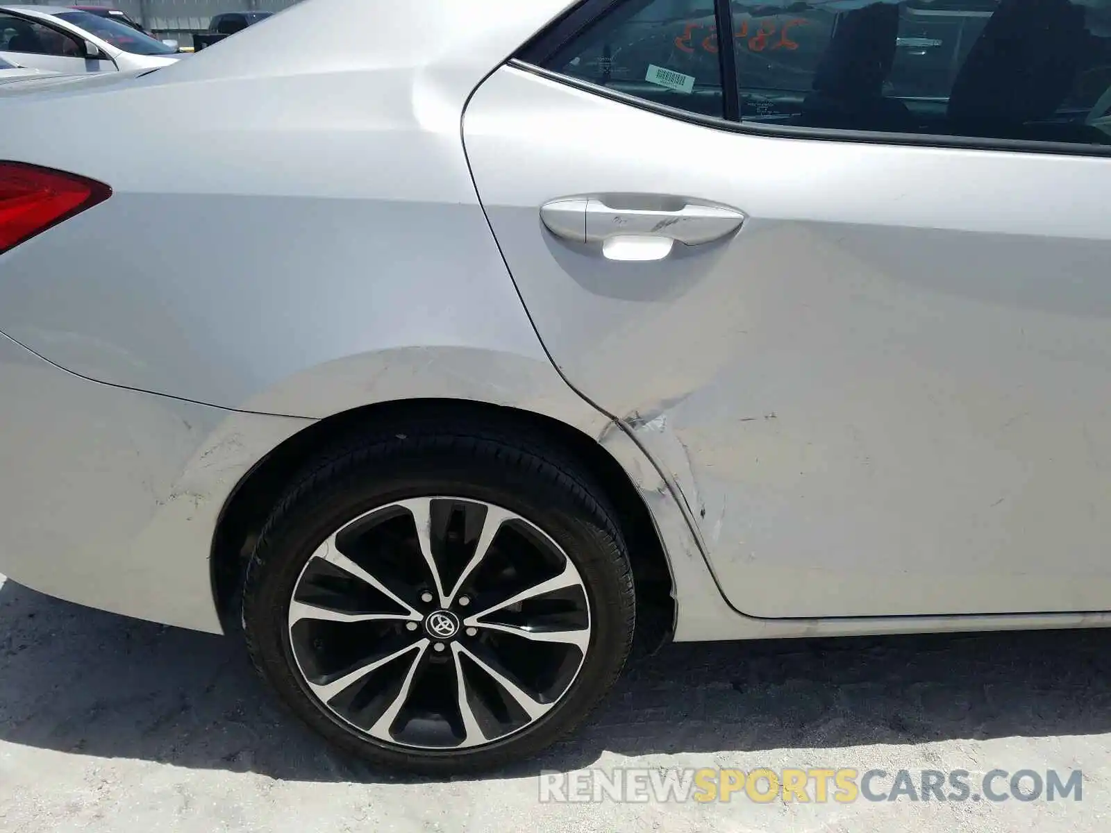 9 Photograph of a damaged car 5YFBURHE2KP912834 TOYOTA COROLLA 2019