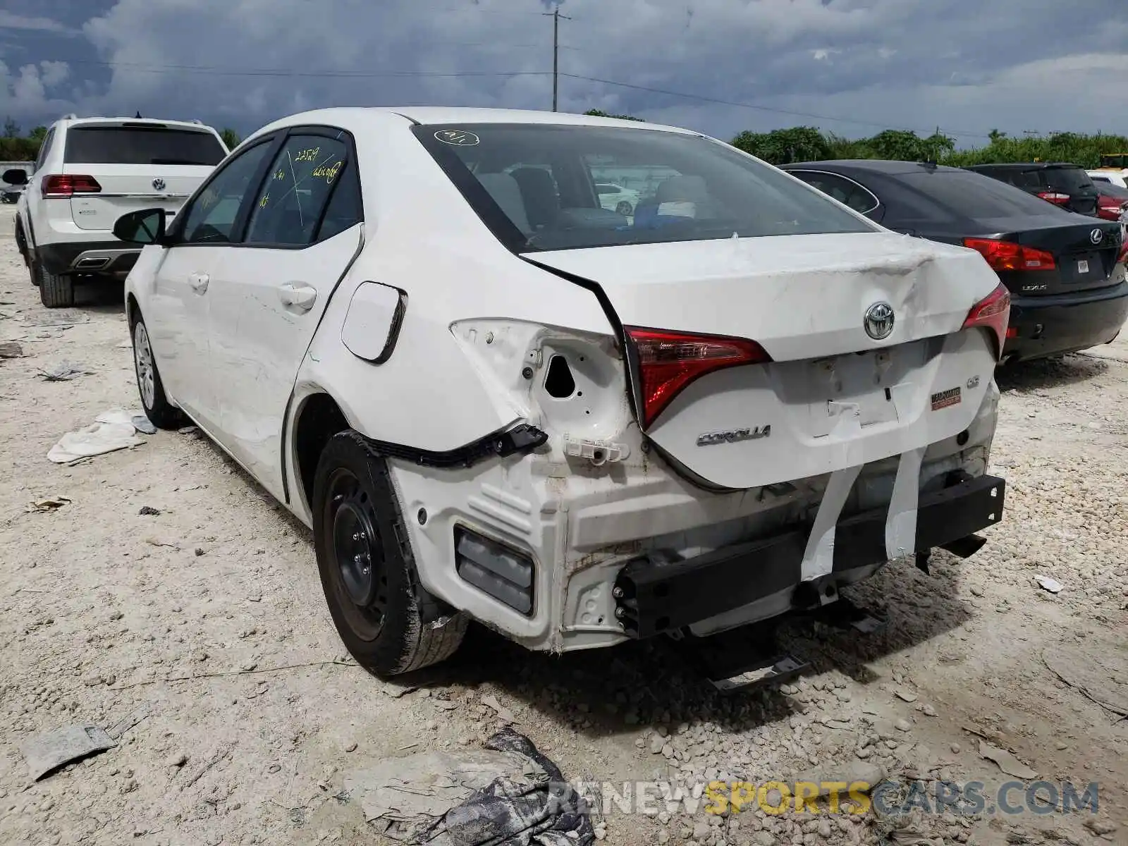 3 Photograph of a damaged car 5YFBURHE2KP912994 TOYOTA COROLLA 2019