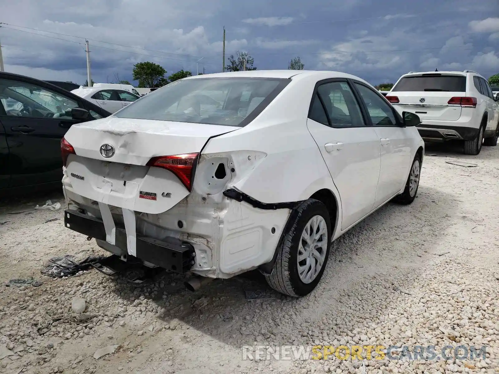 4 Photograph of a damaged car 5YFBURHE2KP912994 TOYOTA COROLLA 2019