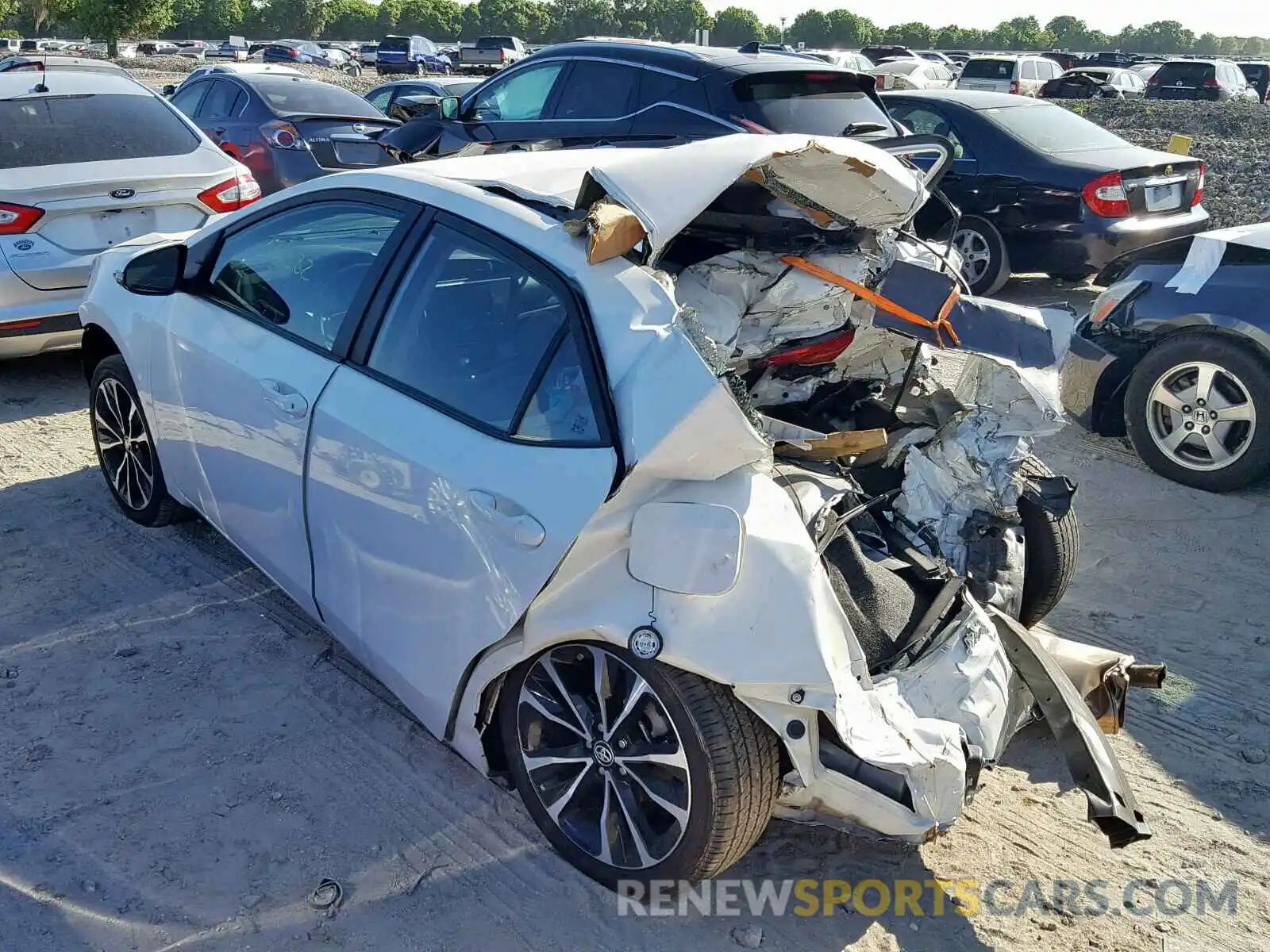 3 Photograph of a damaged car 5YFBURHE2KP915099 TOYOTA COROLLA 2019