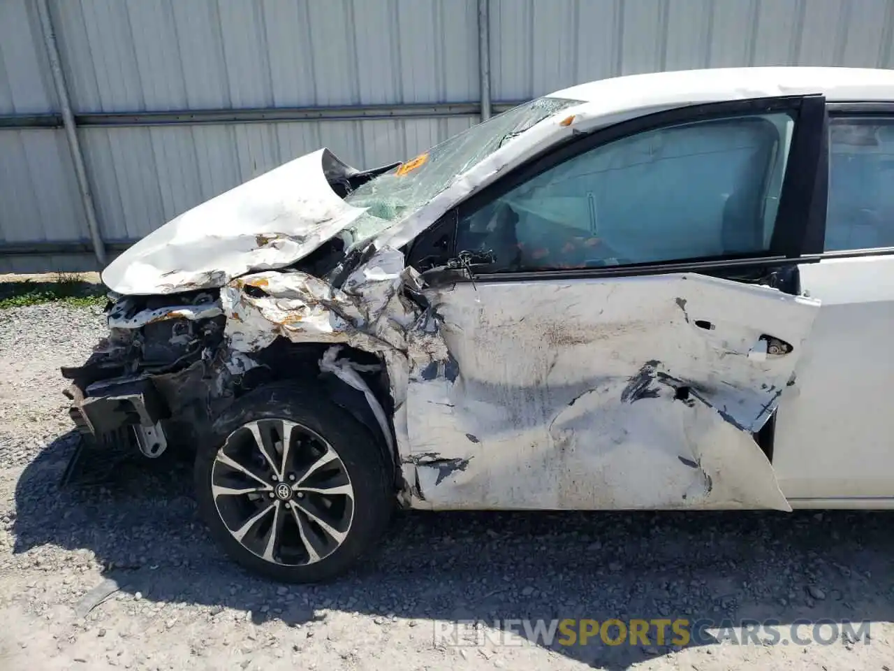 9 Photograph of a damaged car 5YFBURHE2KP917323 TOYOTA COROLLA 2019