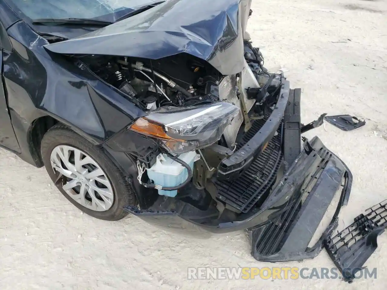 9 Photograph of a damaged car 5YFBURHE2KP921095 TOYOTA COROLLA 2019