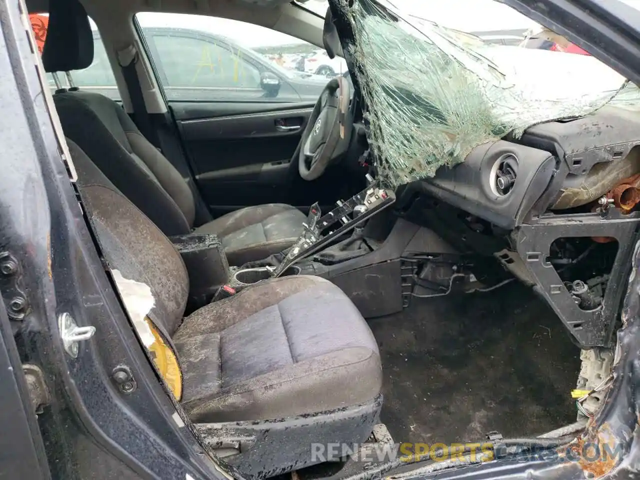 5 Photograph of a damaged car 5YFBURHE2KP921453 TOYOTA COROLLA 2019