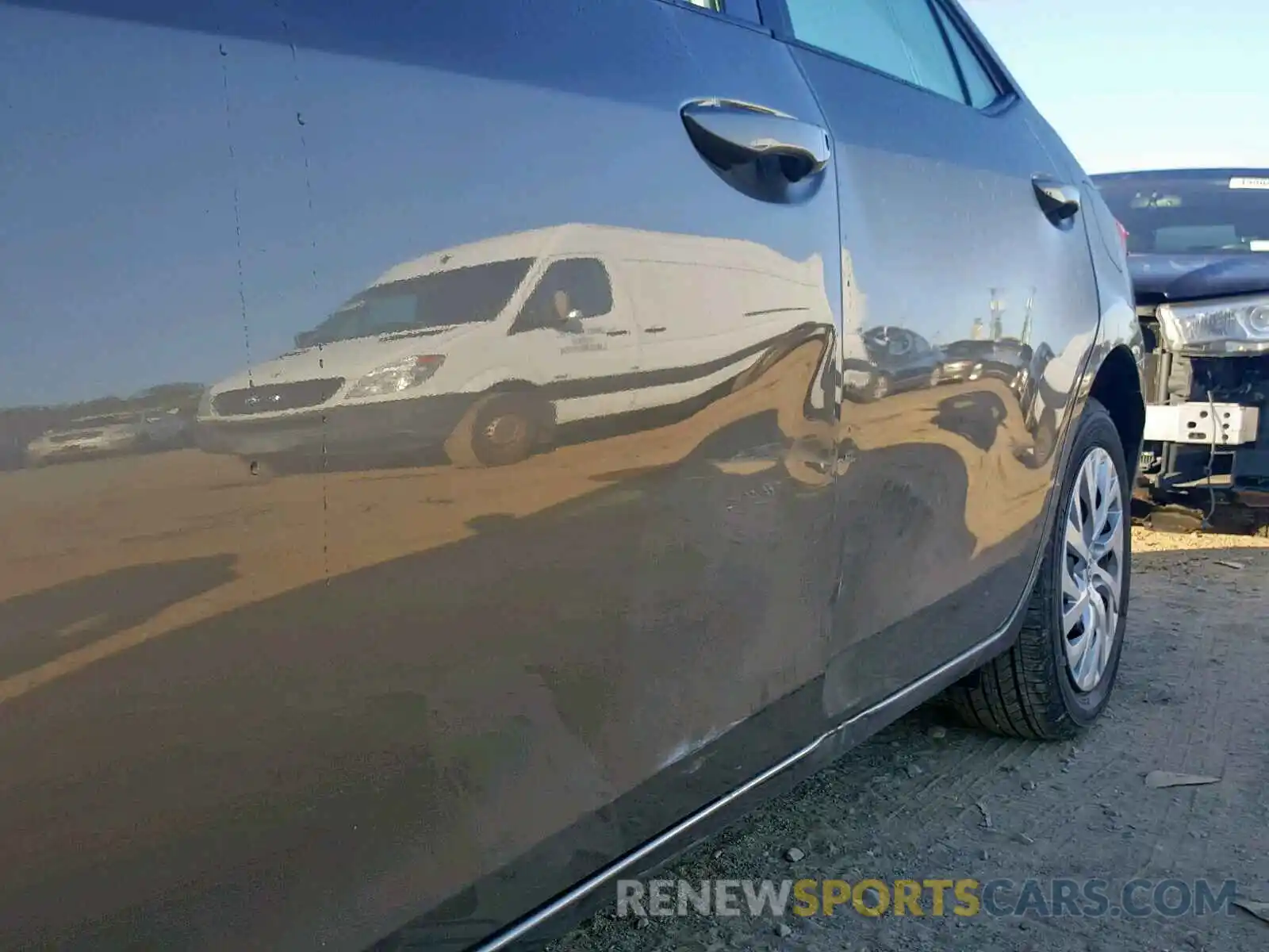 9 Photograph of a damaged car 5YFBURHE2KP922005 TOYOTA COROLLA 2019