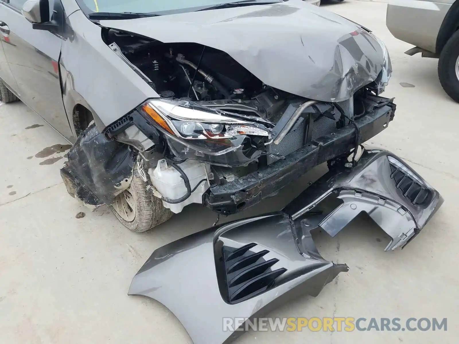 9 Photograph of a damaged car 5YFBURHE2KP922165 TOYOTA COROLLA 2019