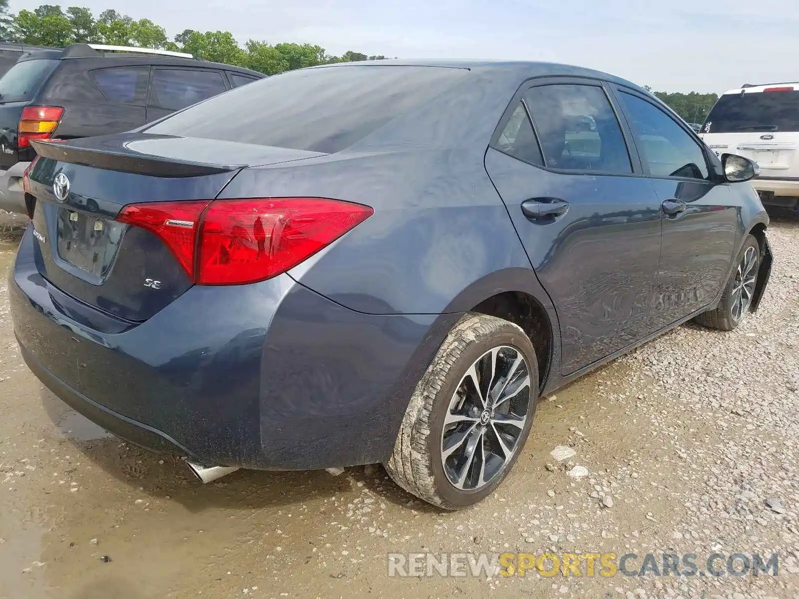 4 Photograph of a damaged car 5YFBURHE2KP922876 TOYOTA COROLLA 2019