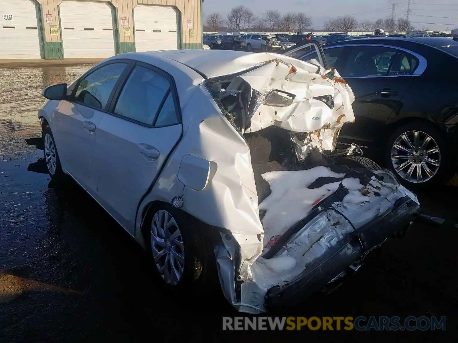 3 Photograph of a damaged car 5YFBURHE2KP923350 TOYOTA COROLLA 2019