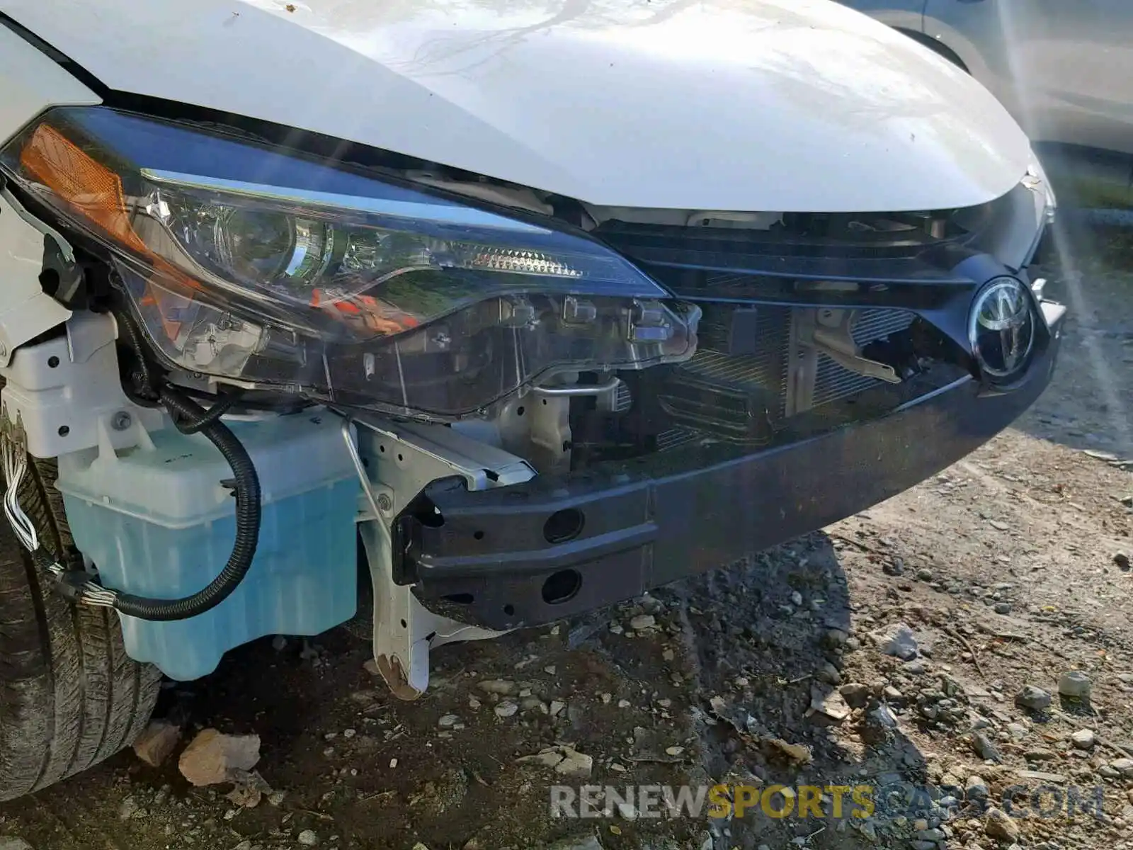 9 Photograph of a damaged car 5YFBURHE2KP927477 TOYOTA COROLLA 2019