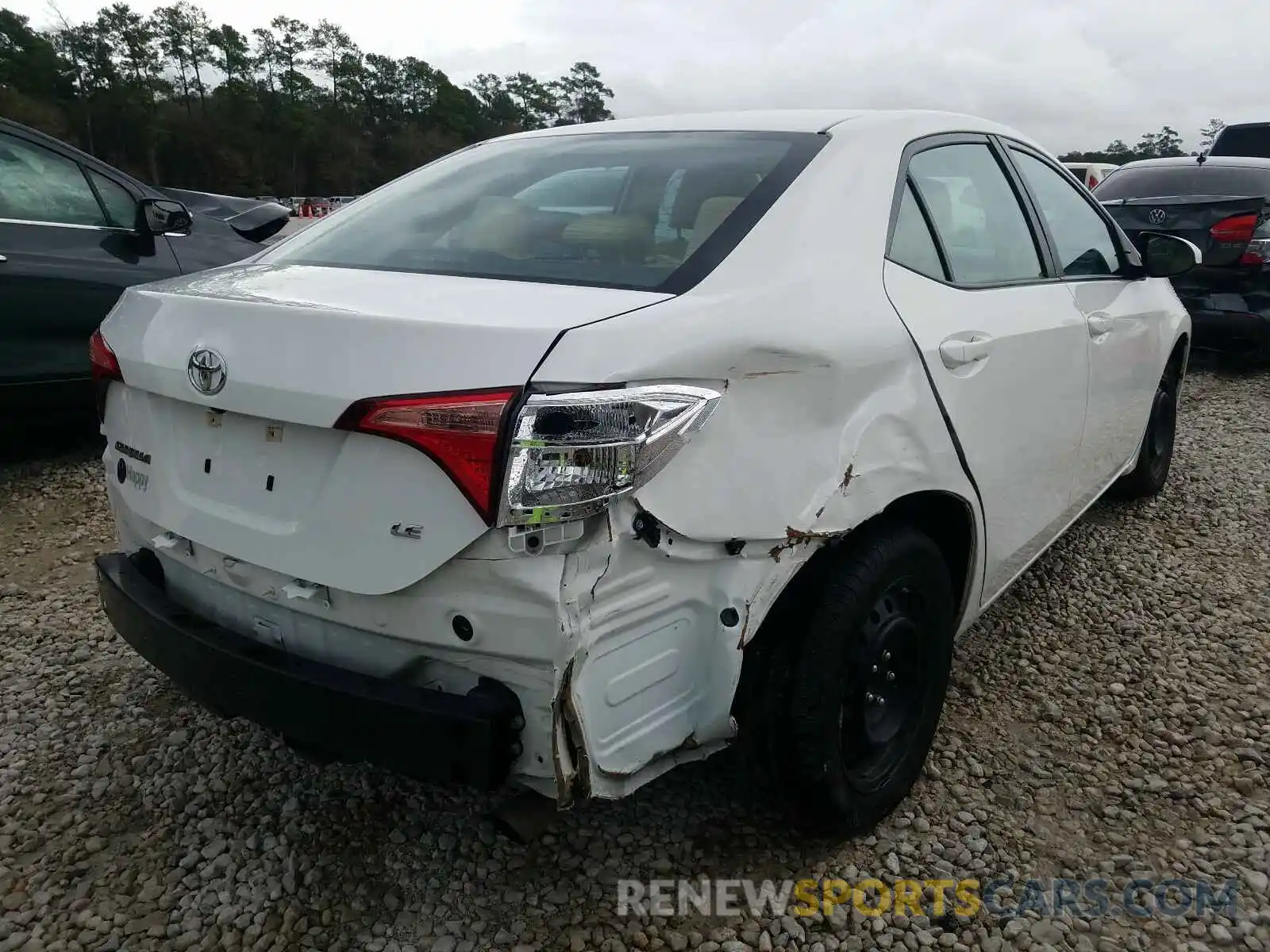 4 Photograph of a damaged car 5YFBURHE2KP928550 TOYOTA COROLLA 2019