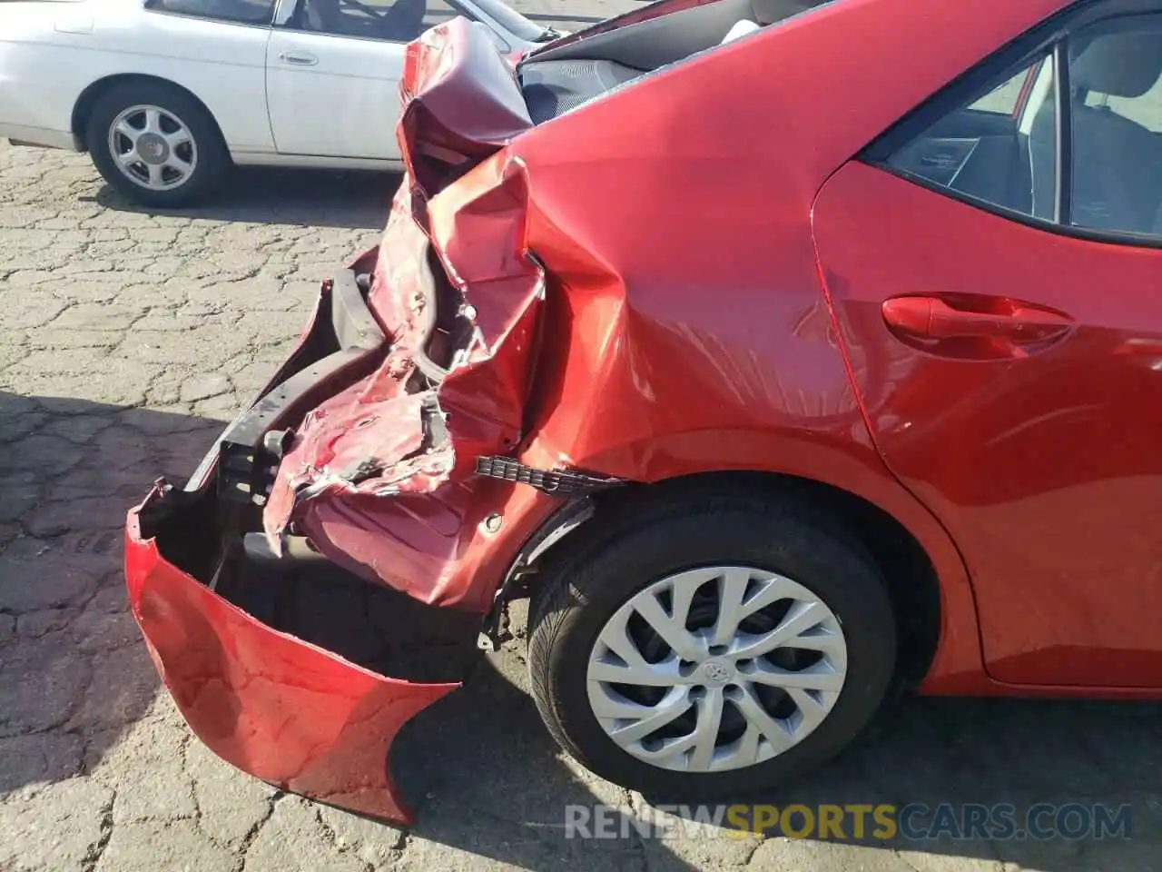 9 Photograph of a damaged car 5YFBURHE2KP928726 TOYOTA COROLLA 2019