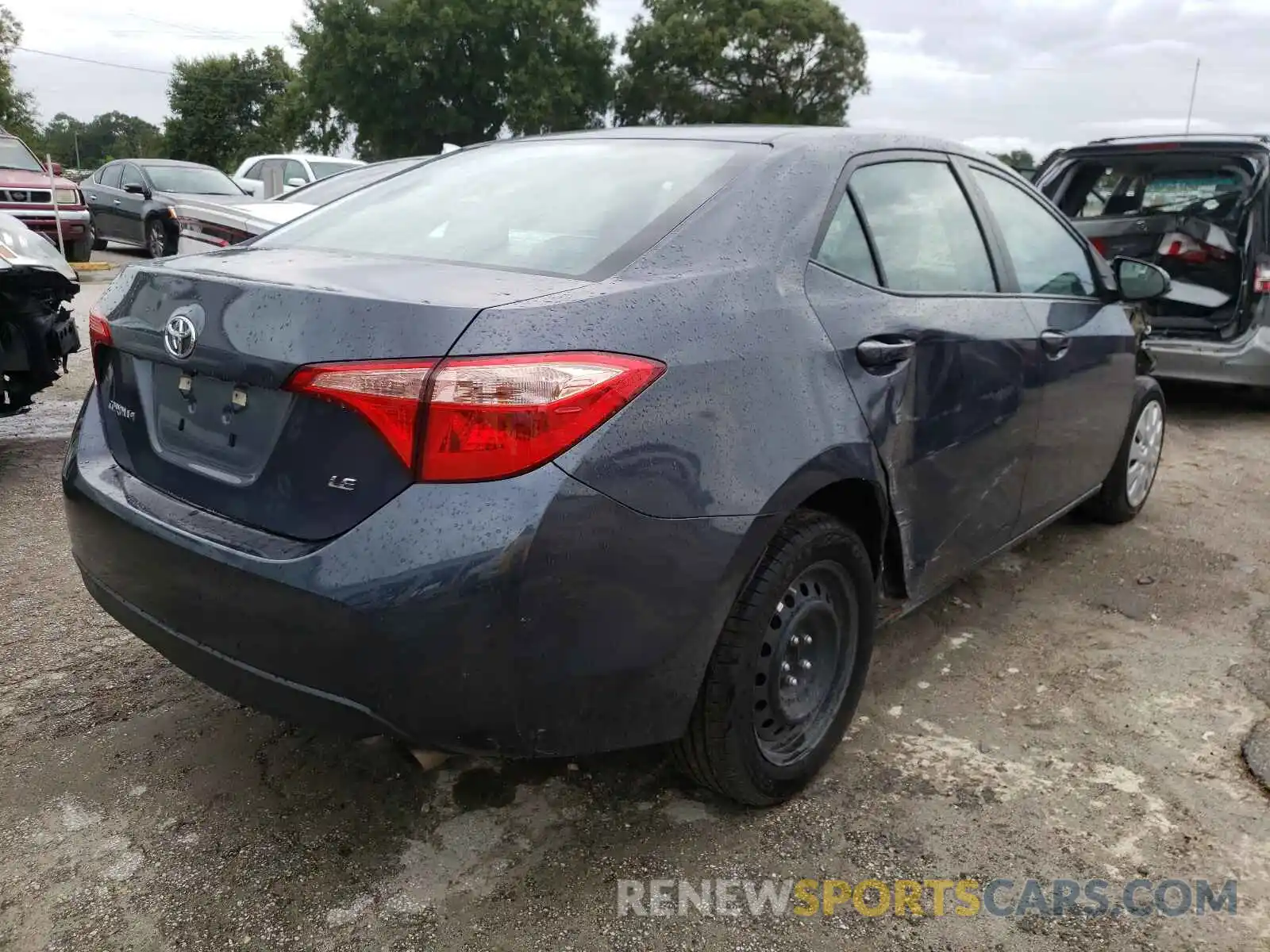 4 Photograph of a damaged car 5YFBURHE2KP929570 TOYOTA COROLLA 2019