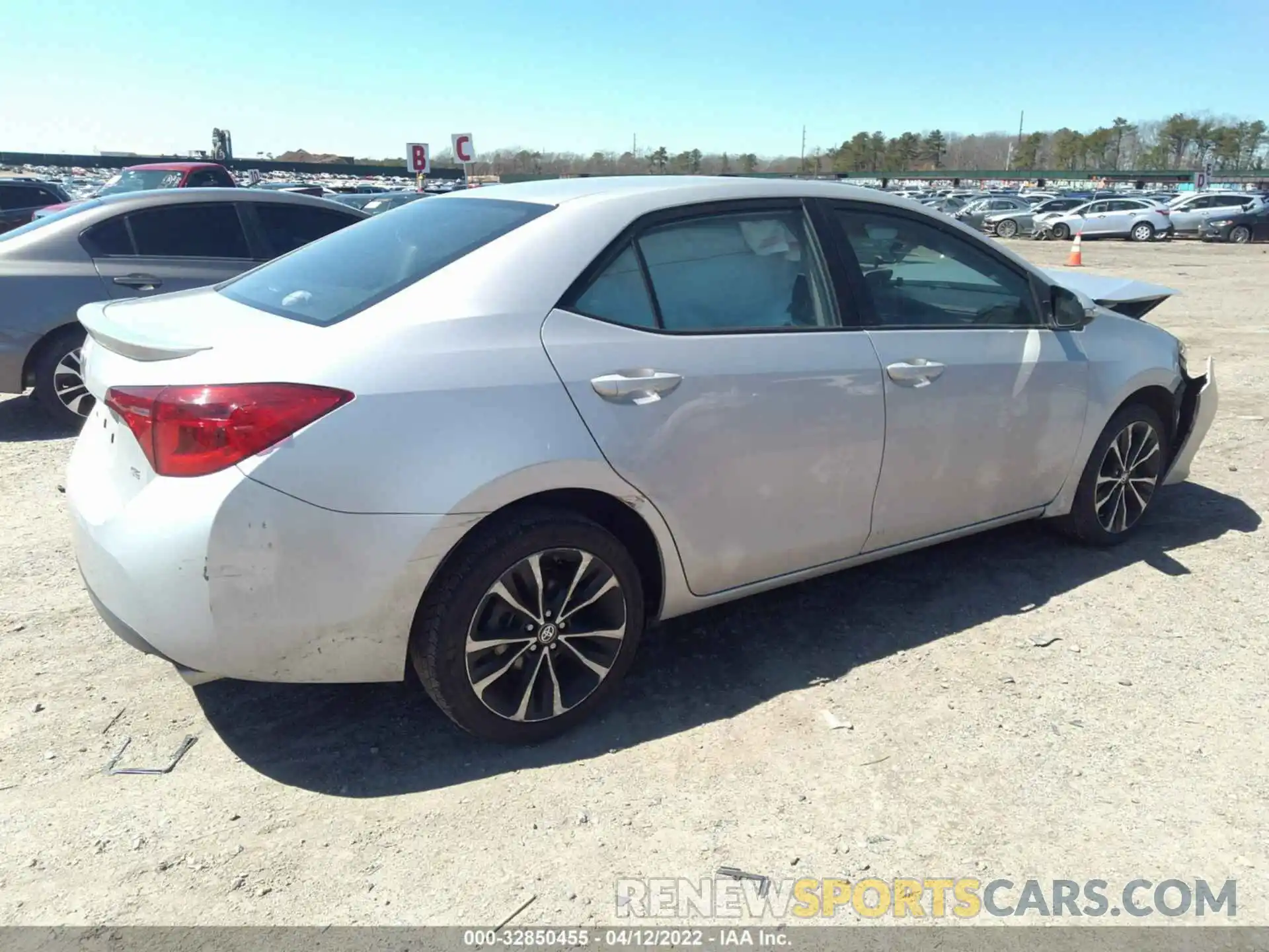 4 Photograph of a damaged car 5YFBURHE2KP932954 TOYOTA COROLLA 2019