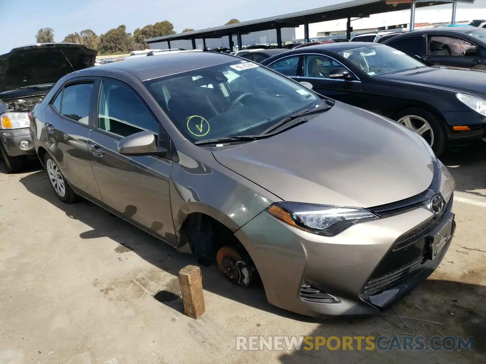 1 Photograph of a damaged car 5YFBURHE2KP934204 TOYOTA COROLLA 2019