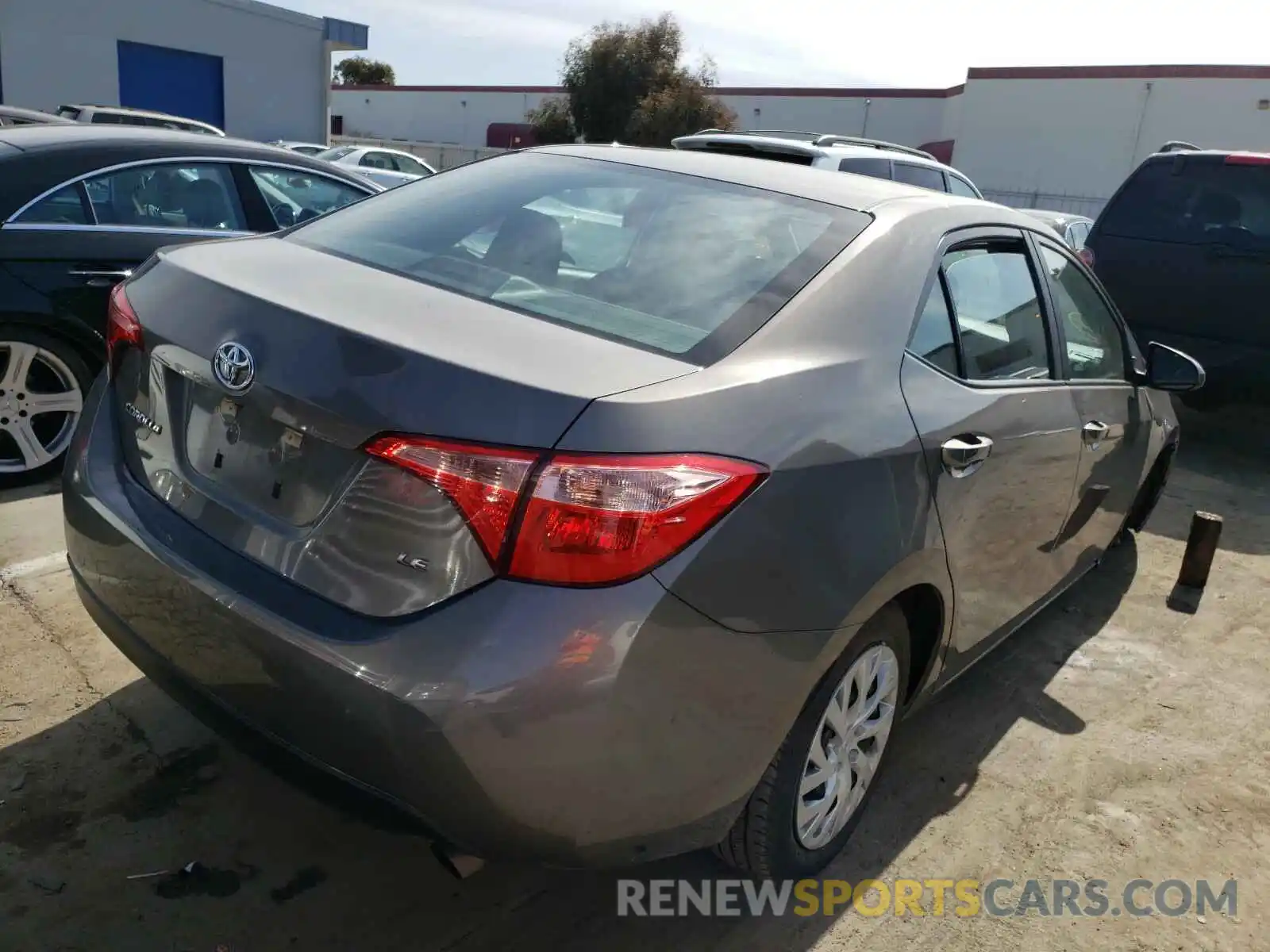 4 Photograph of a damaged car 5YFBURHE2KP934204 TOYOTA COROLLA 2019