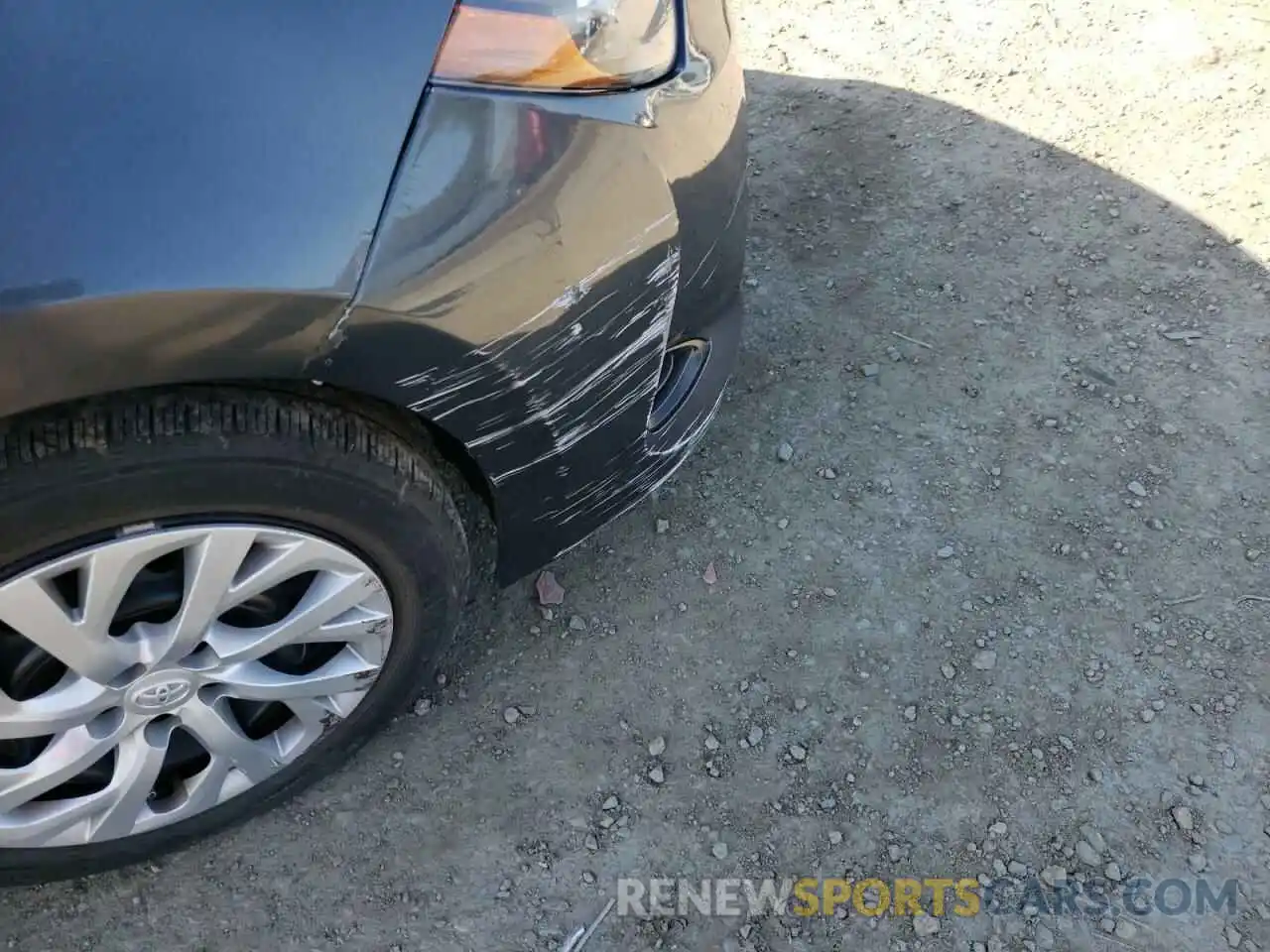 9 Photograph of a damaged car 5YFBURHE2KP935935 TOYOTA COROLLA 2019