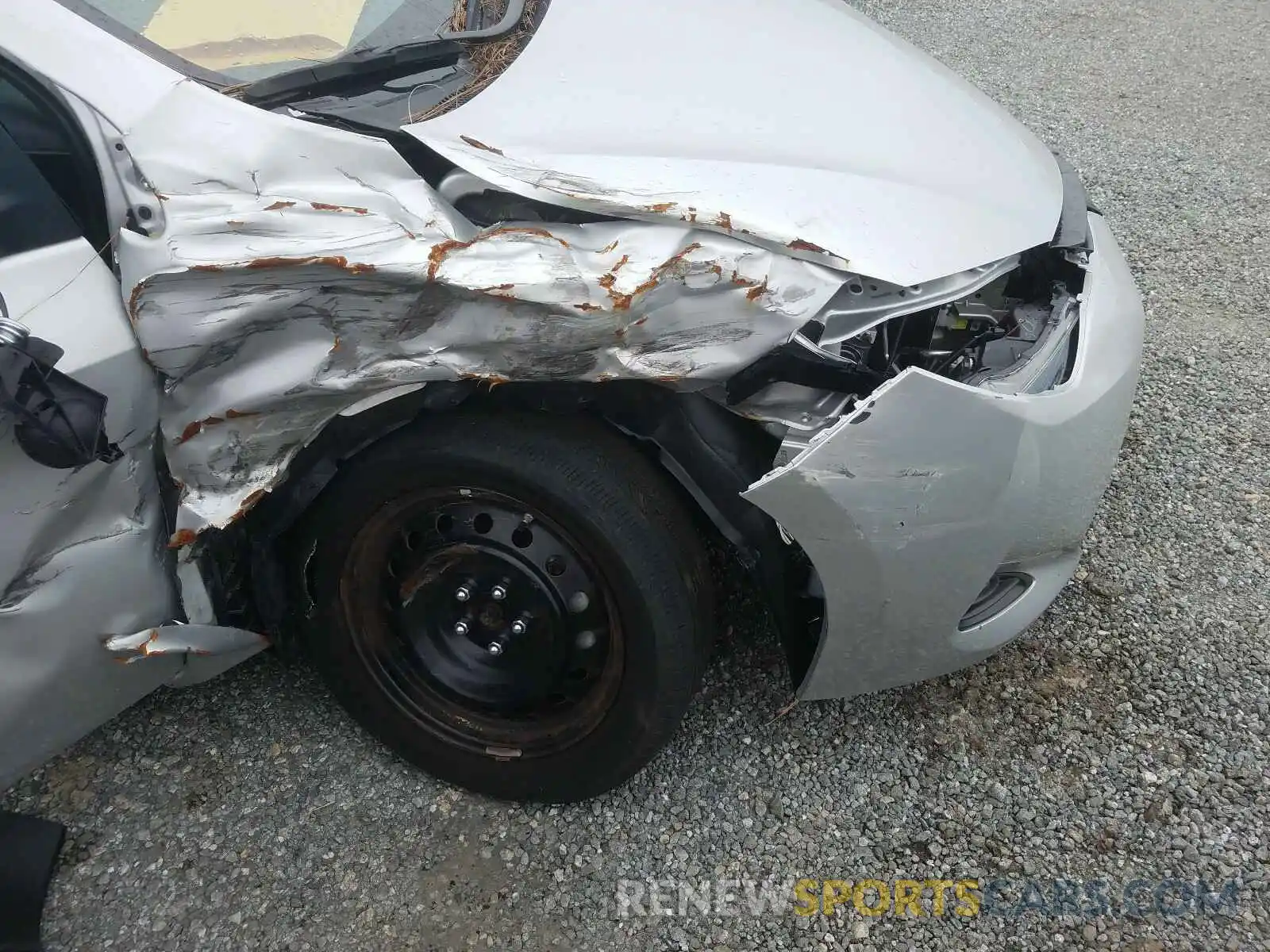 9 Photograph of a damaged car 5YFBURHE2KP938284 TOYOTA COROLLA 2019