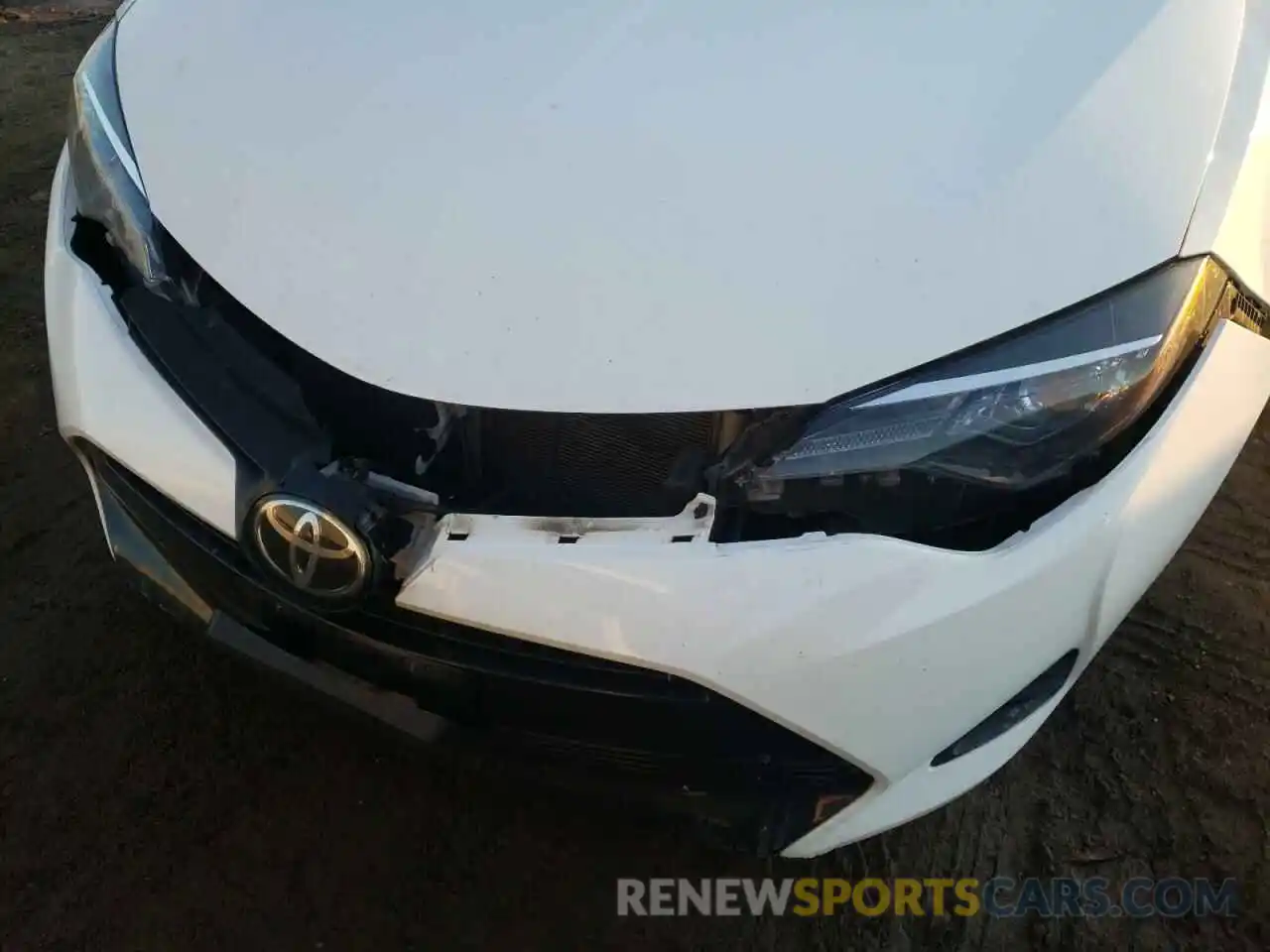 10 Photograph of a damaged car 5YFBURHE2KP939113 TOYOTA COROLLA 2019