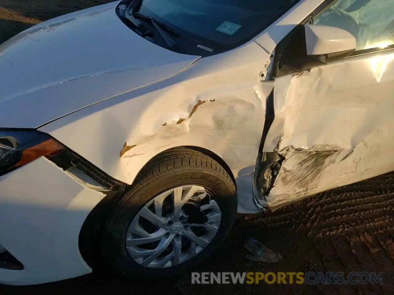 9 Photograph of a damaged car 5YFBURHE2KP939113 TOYOTA COROLLA 2019