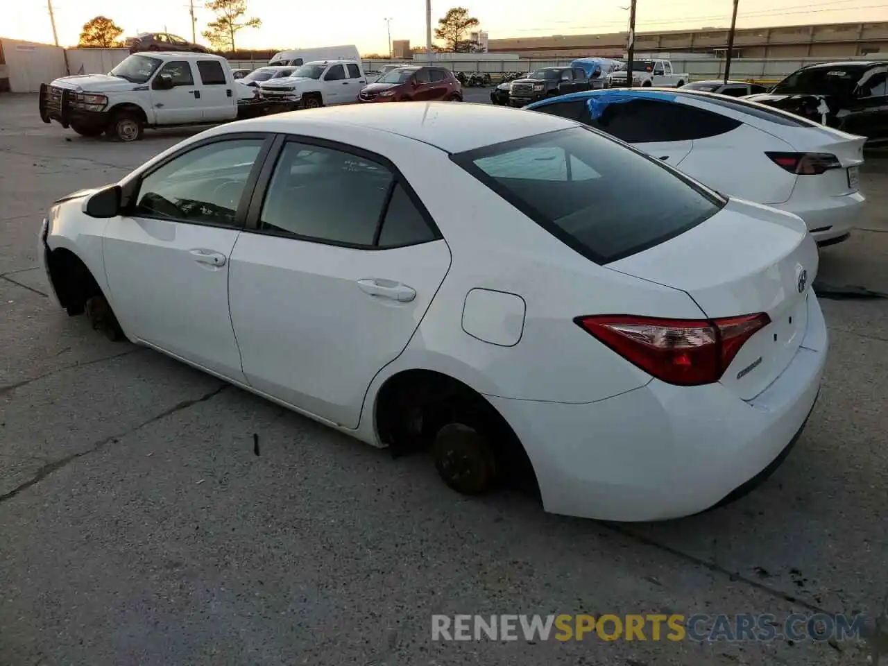 2 Photograph of a damaged car 5YFBURHE2KP939872 TOYOTA COROLLA 2019