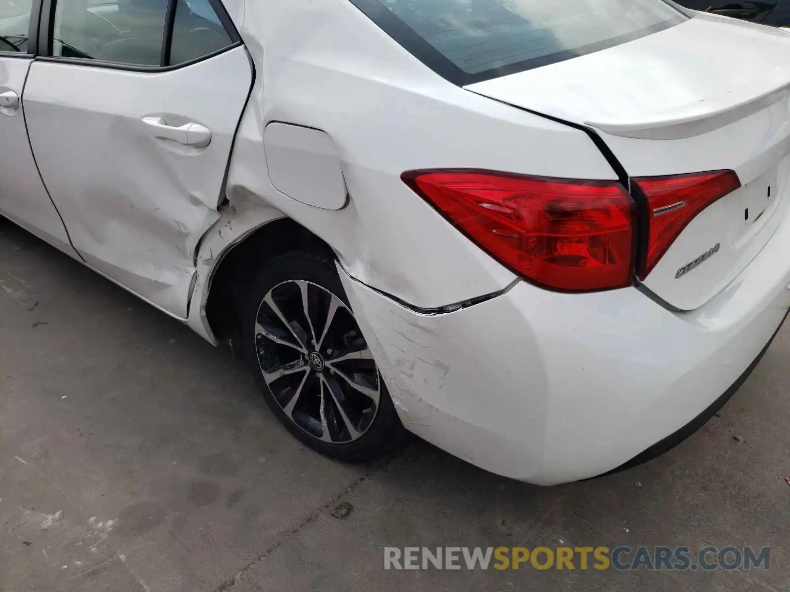 9 Photograph of a damaged car 5YFBURHE2KP940729 TOYOTA COROLLA 2019